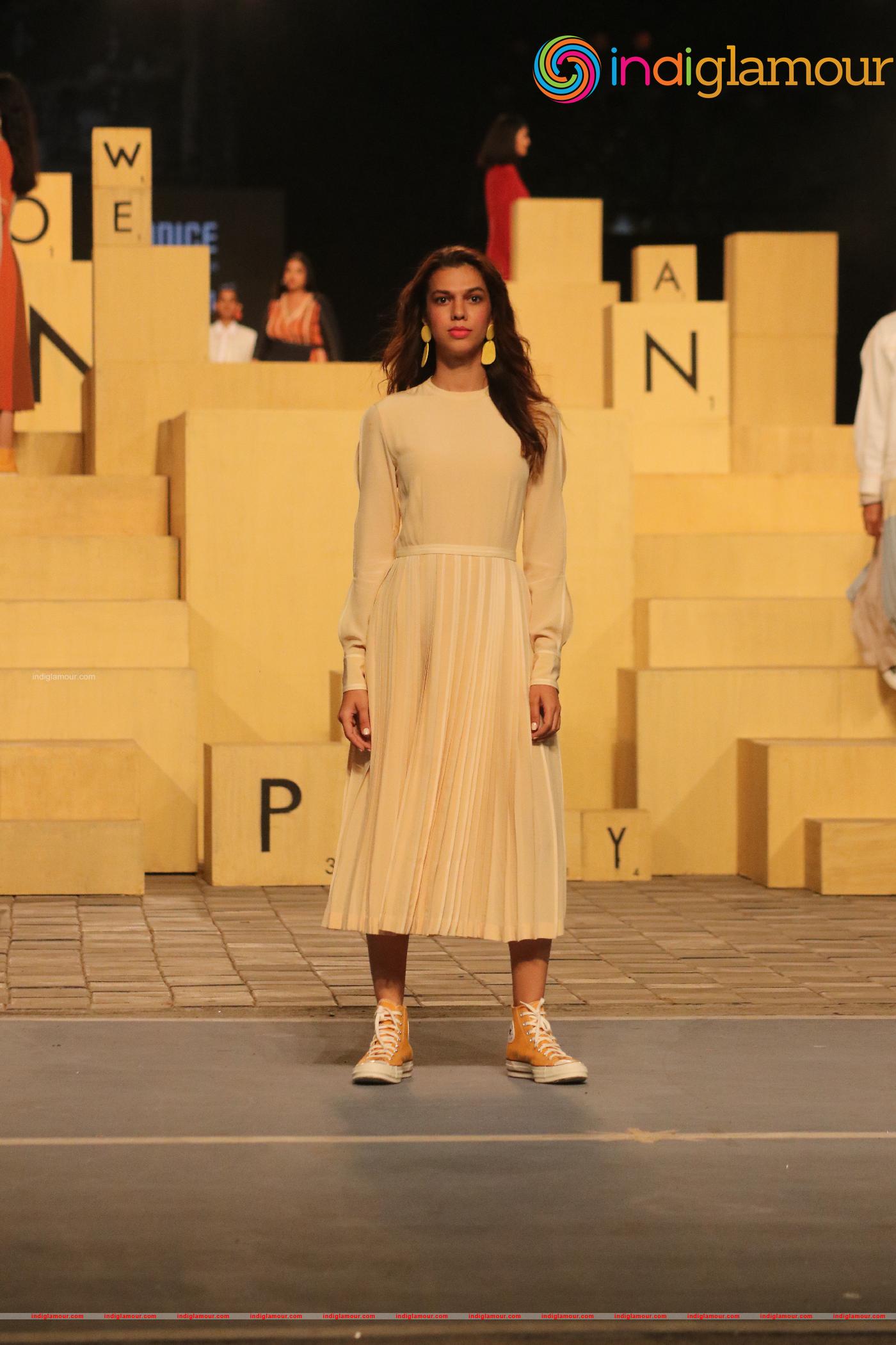 Ananya Panday At Lakme Fashion Week Day 3 Event hd photo