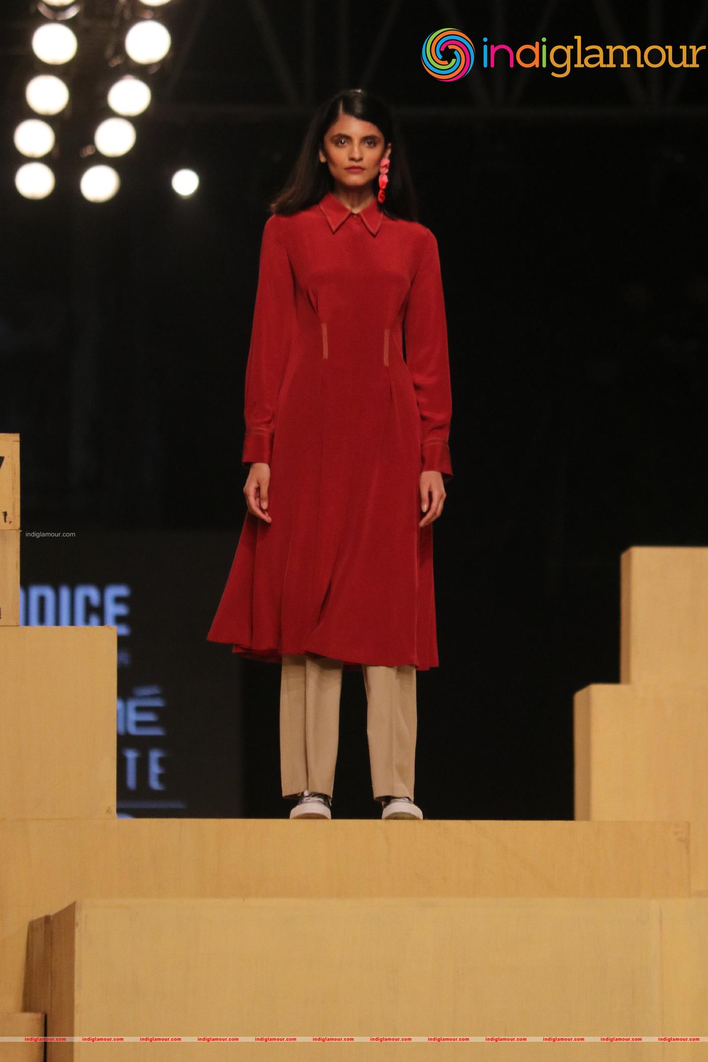 Ananya Panday At Lakme Fashion Week Day 3 Event hd photo