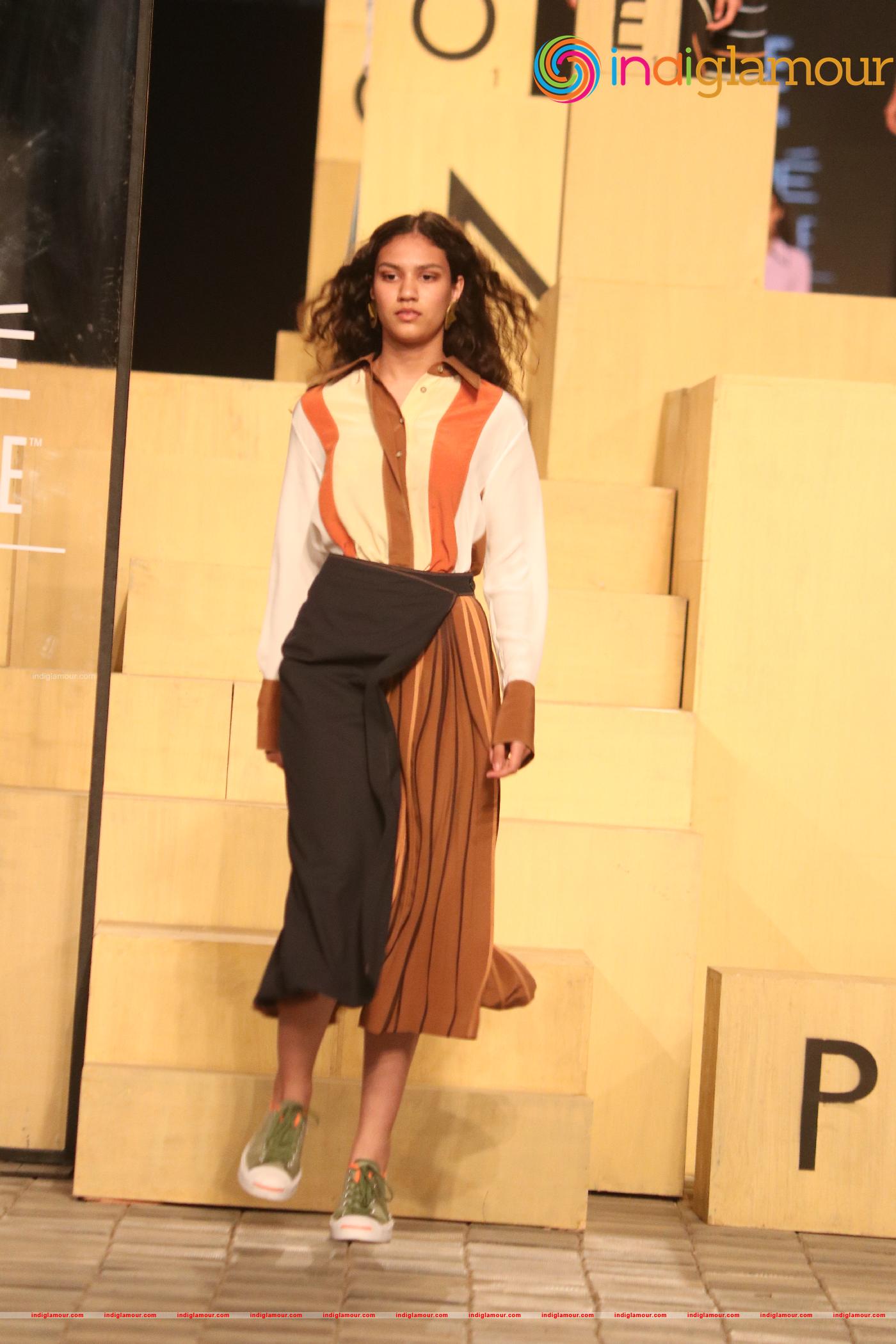 Ananya Panday At Lakme Fashion Week Day 3 Event hd photo