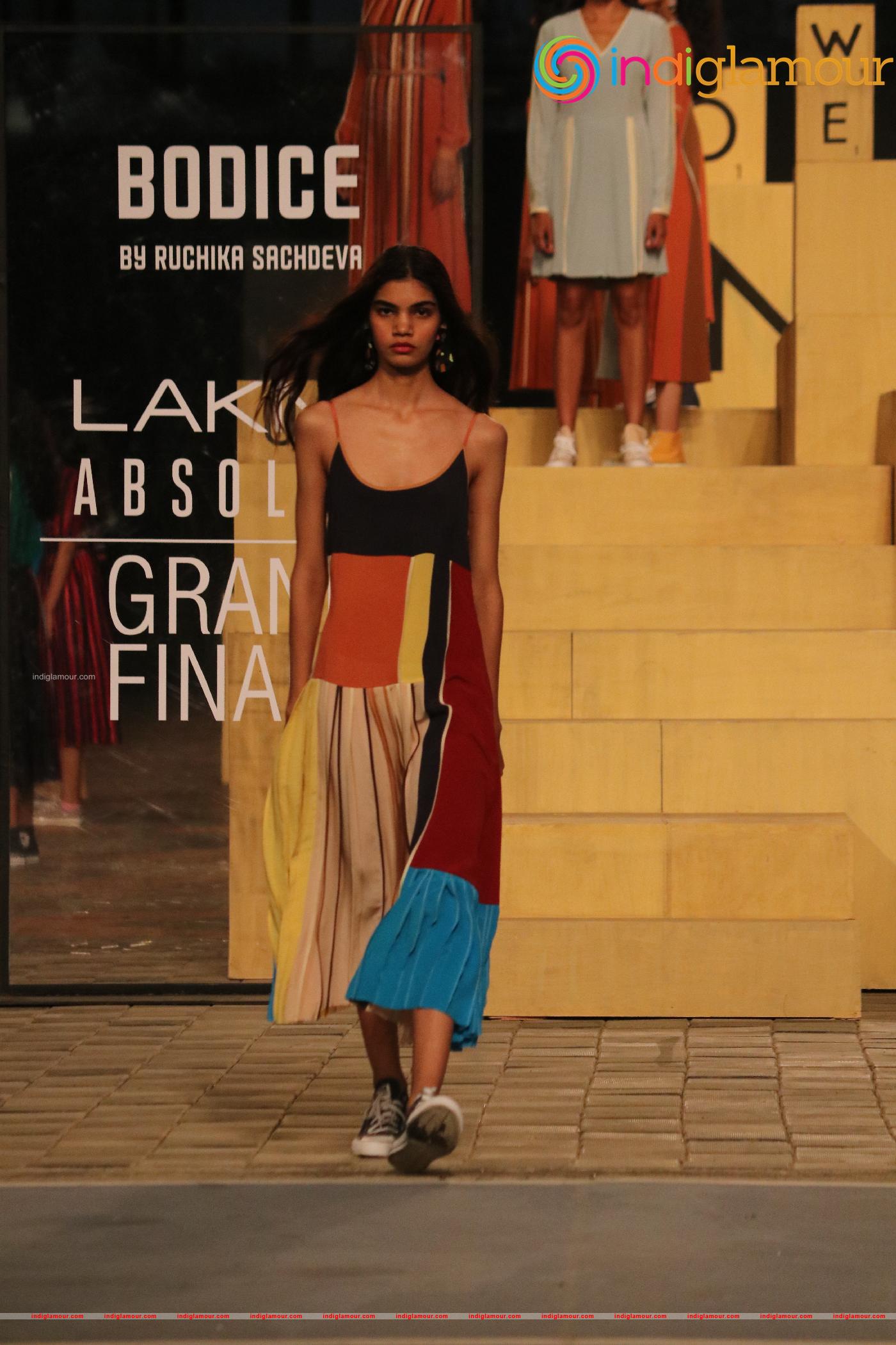 Ananya Panday At Lakme Fashion Week Day 3 Event hd photo
