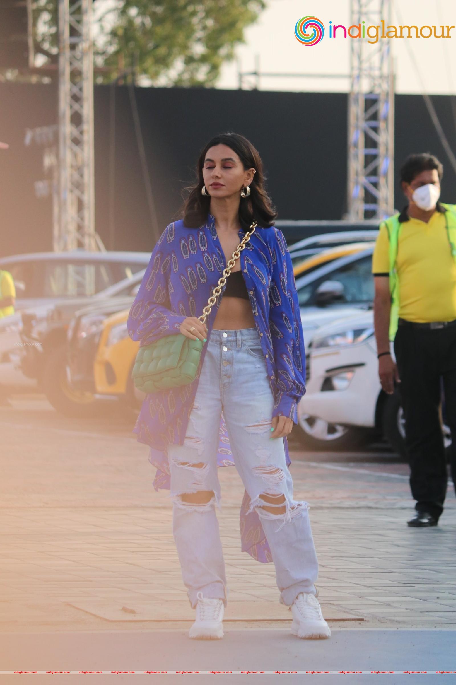 Anusha Dandekar Shibani Dandekar As A Guest At Lakme Fashion Show Day 1 Part2 Event hd photo