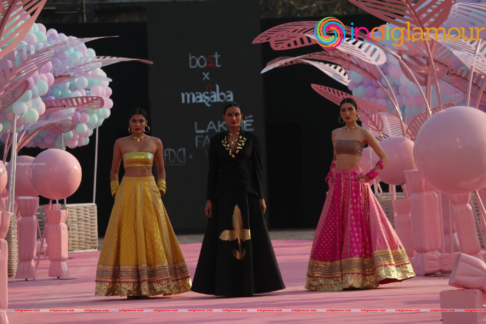 Anusha Dandekar Shibani Dandekar As A Guest At Lakme Fashion Show Day 1 Part2 Event hd photo