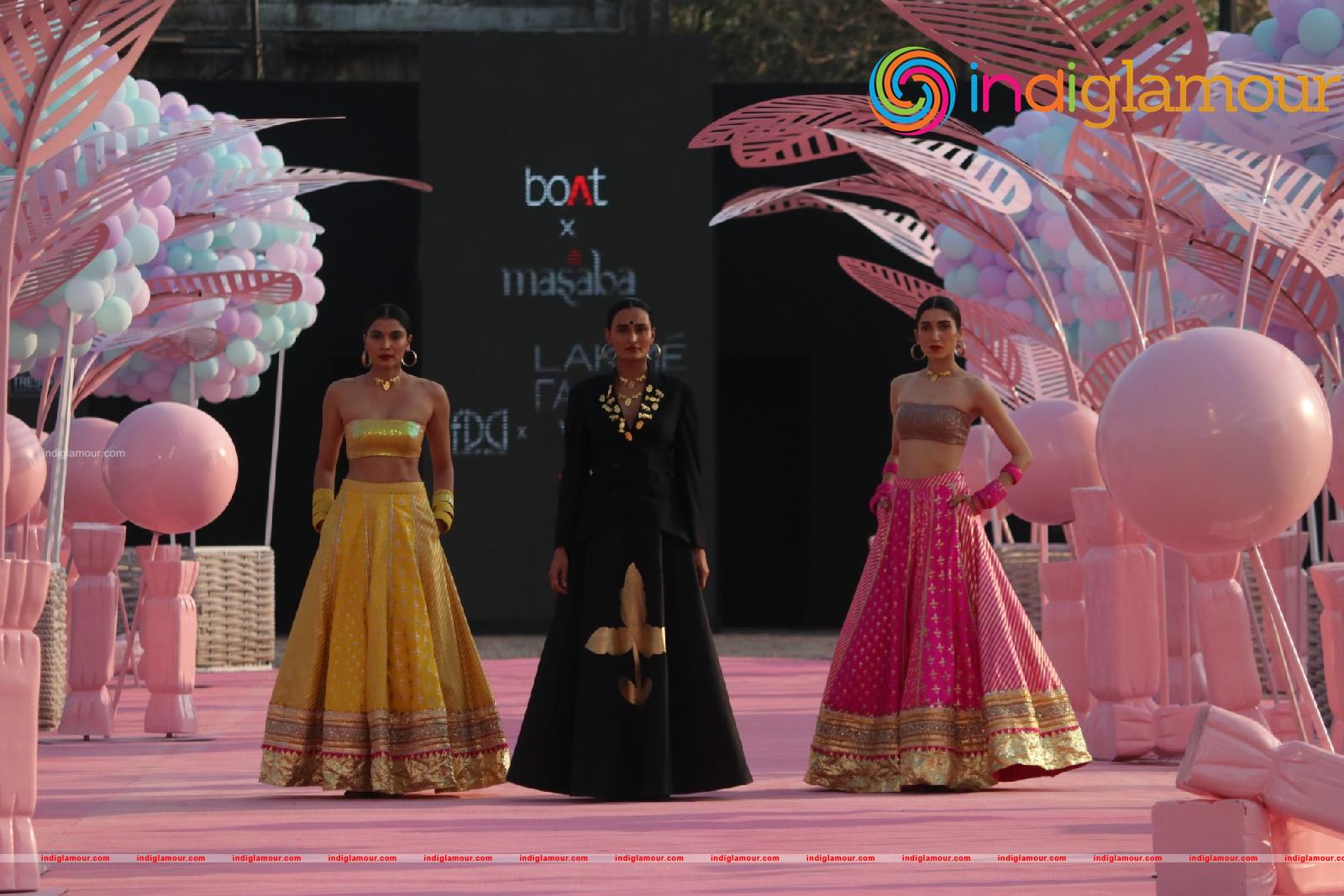 Anusha Dandekar Shibani Dandekar As A Guest At Lakme Fashion Show Day 1 Part2 Event hd photo