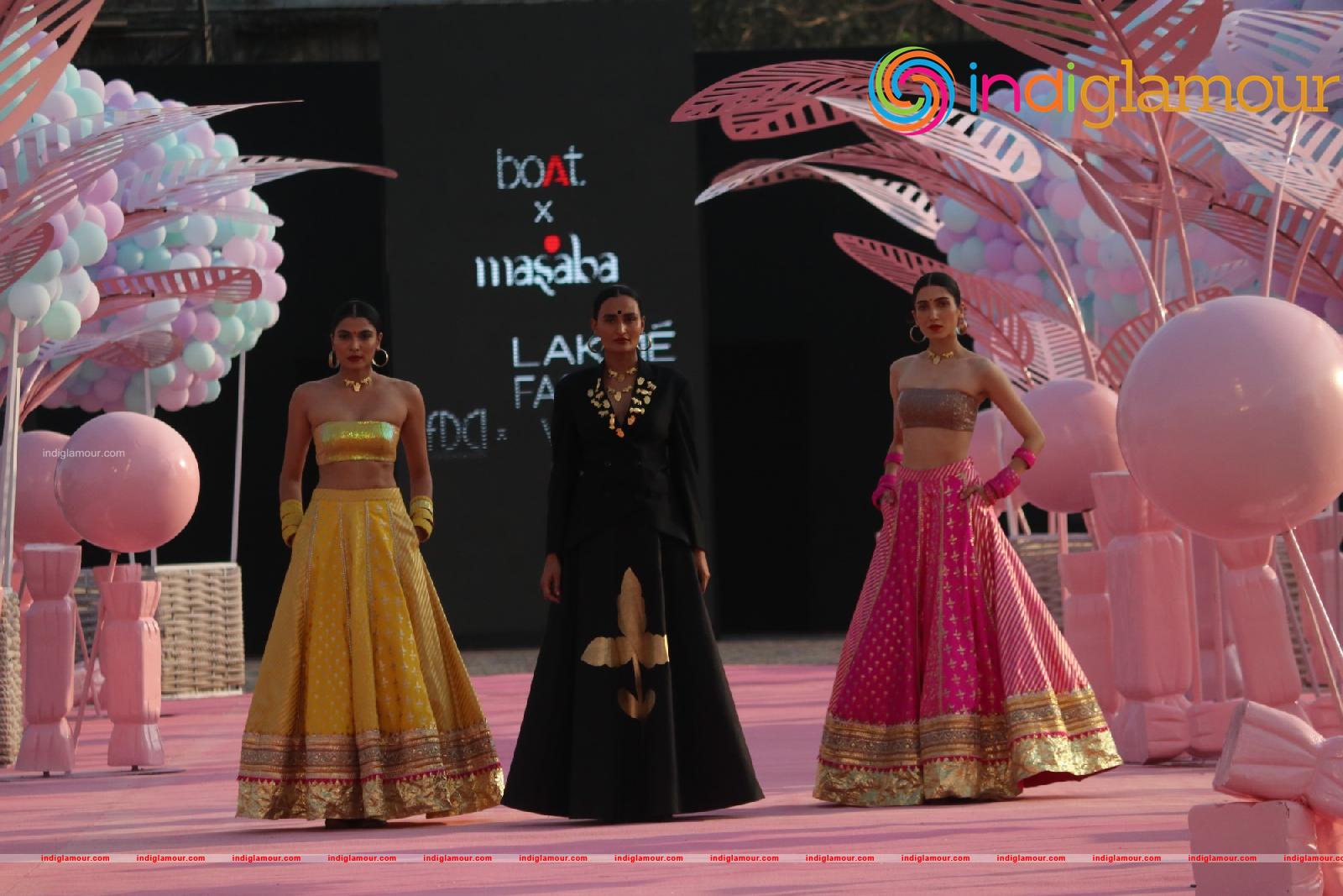 Anusha Dandekar Shibani Dandekar As A Guest At Lakme Fashion Show Day 1 Part2 Event hd photo