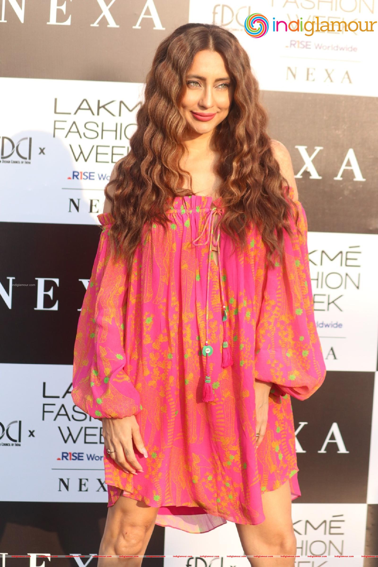 Anusha Dandekar Shibani Dandekar As A Guest At Lakme Fashion Show Day 1 Part3 Event hd photo