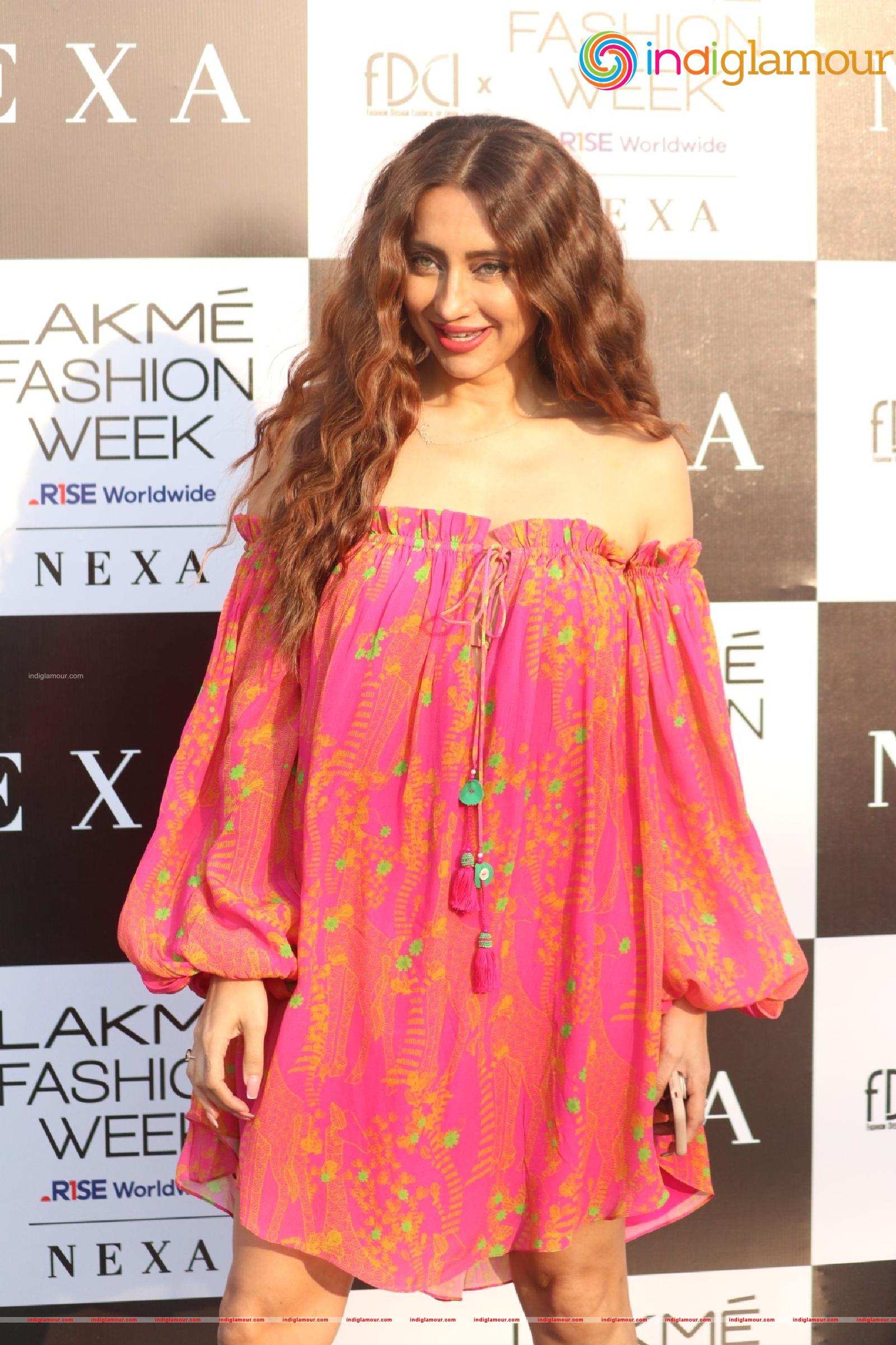 Anusha Dandekar Shibani Dandekar As A Guest At Lakme Fashion Show Day 1 Part3 Event hd photo