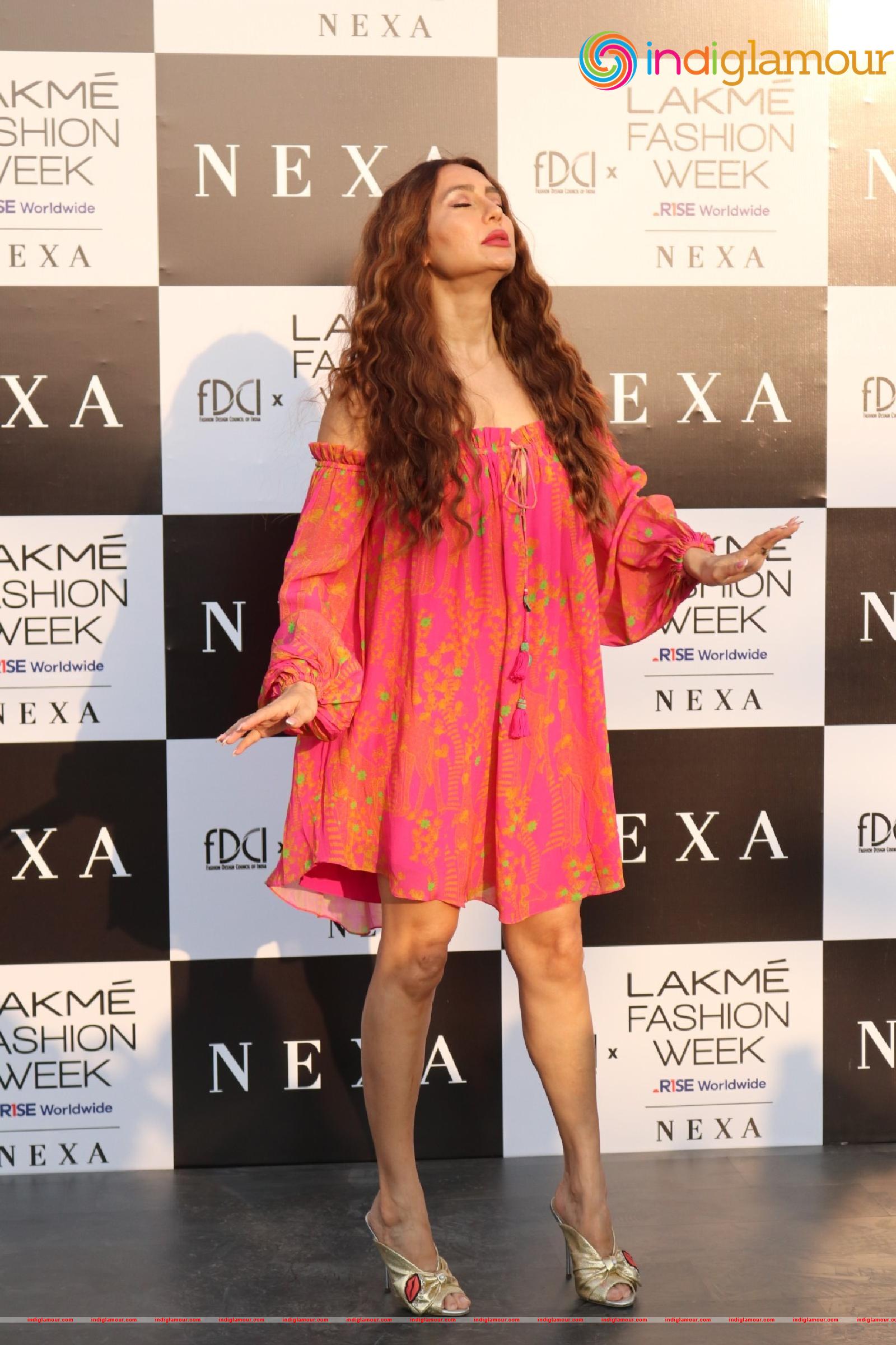 Anusha Dandekar Shibani Dandekar As A Guest At Lakme Fashion Show Day 1 Part3 Event hd photo