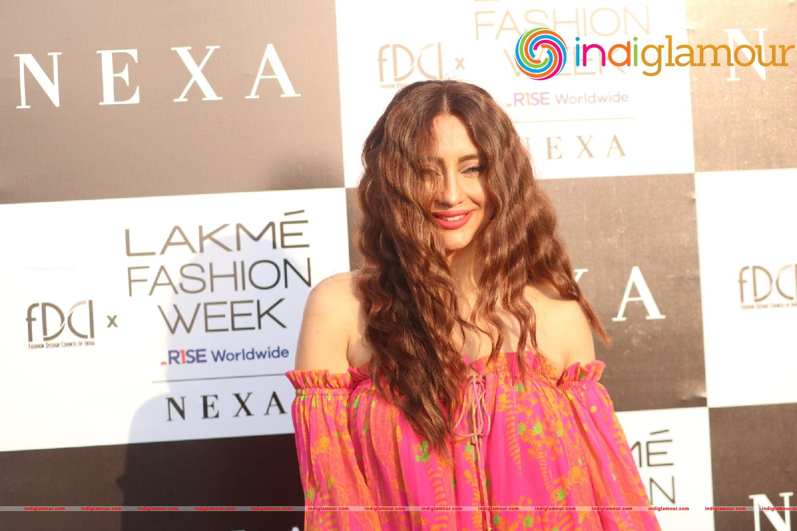Anusha Dandekar Shibani Dandekar As A Guest At Lakme Fashion Show Day 1 Part3 Event hd photo