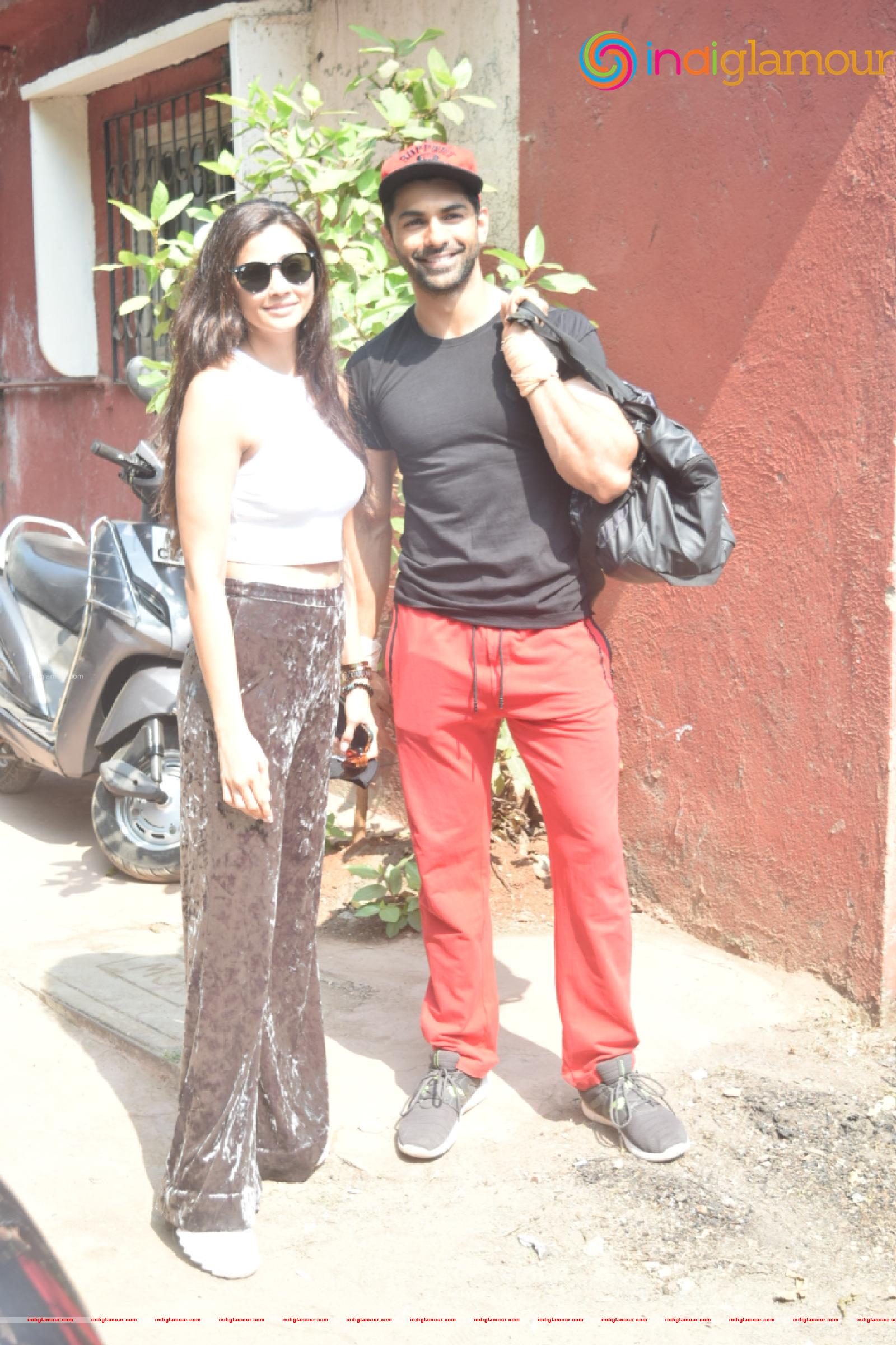 Daisy Shah and Taha Shah Event hd photo