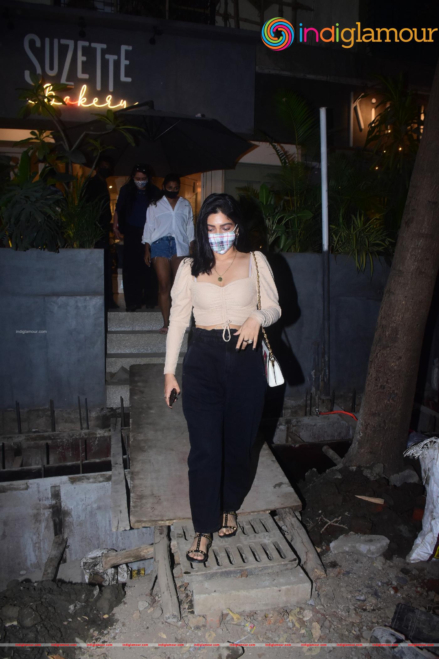 Kritika Kamra and Bhumi Pendekar Event hd photo