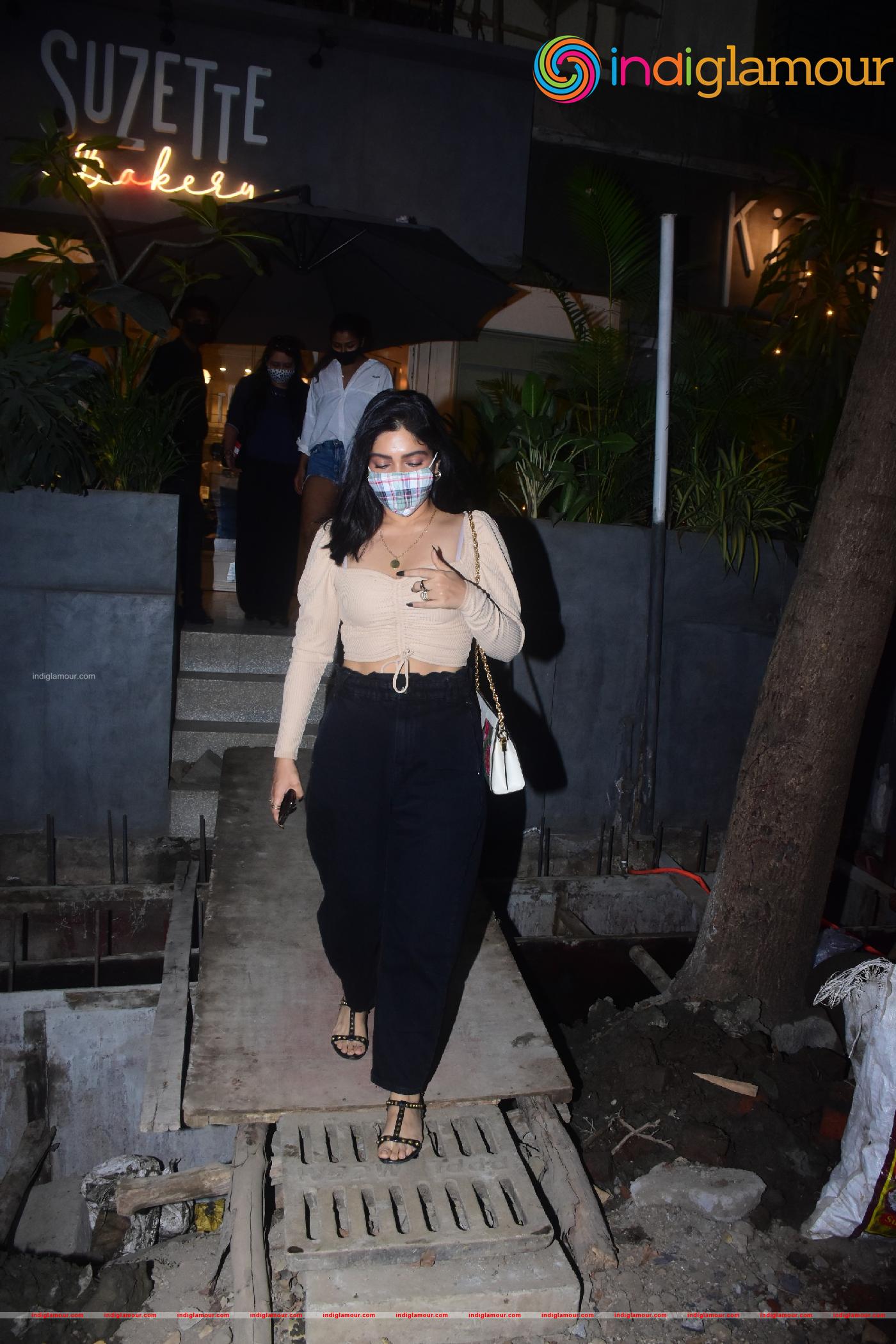 Kritika Kamra and Bhumi Pendekar Event hd photo