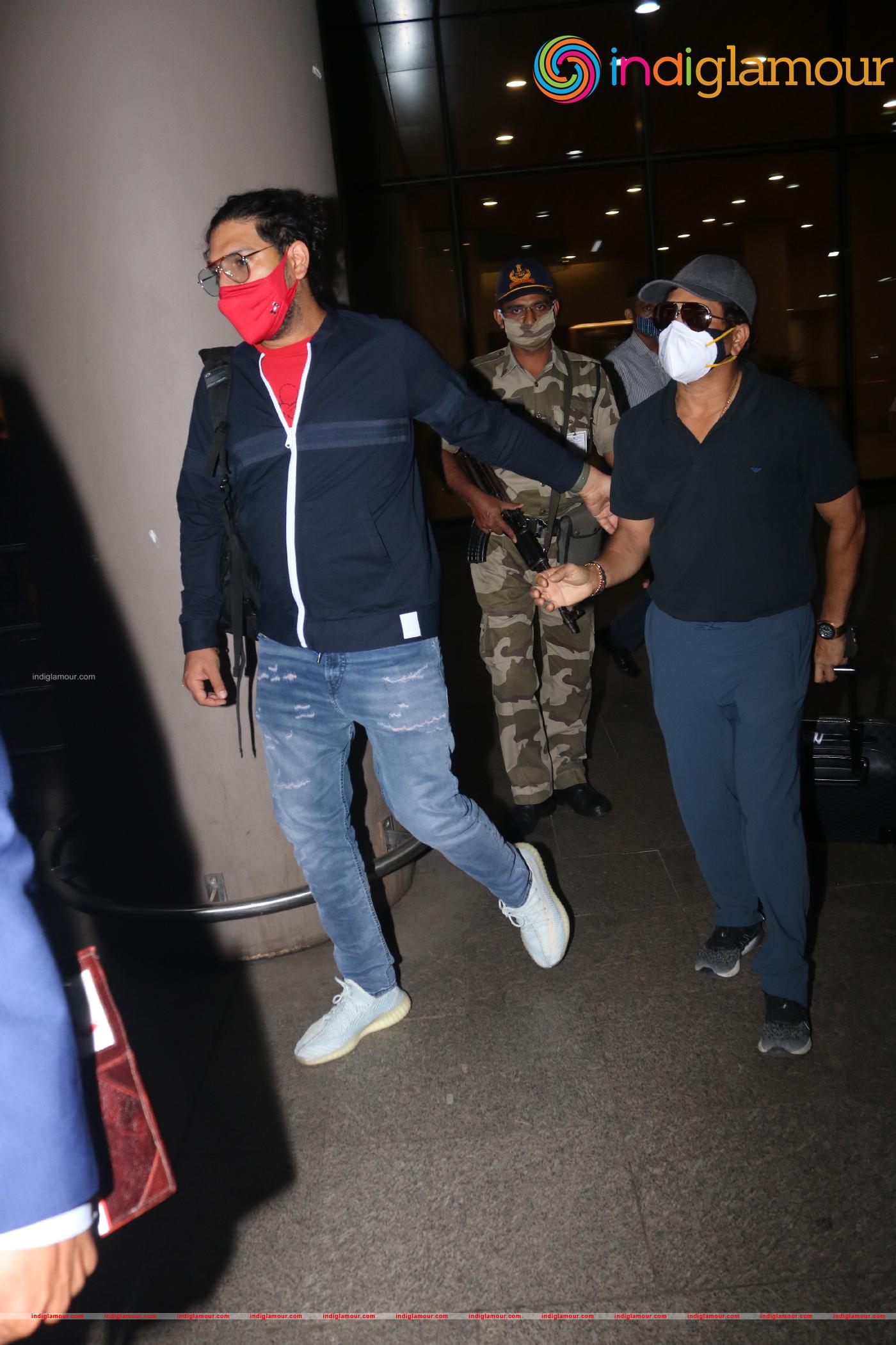 Sachin Tendulkar and Yuvraj Singh Event hd photo