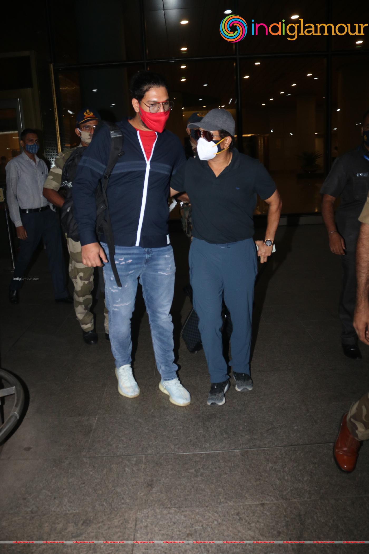 Sachin Tendulkar and Yuvraj Singh Event hd photo