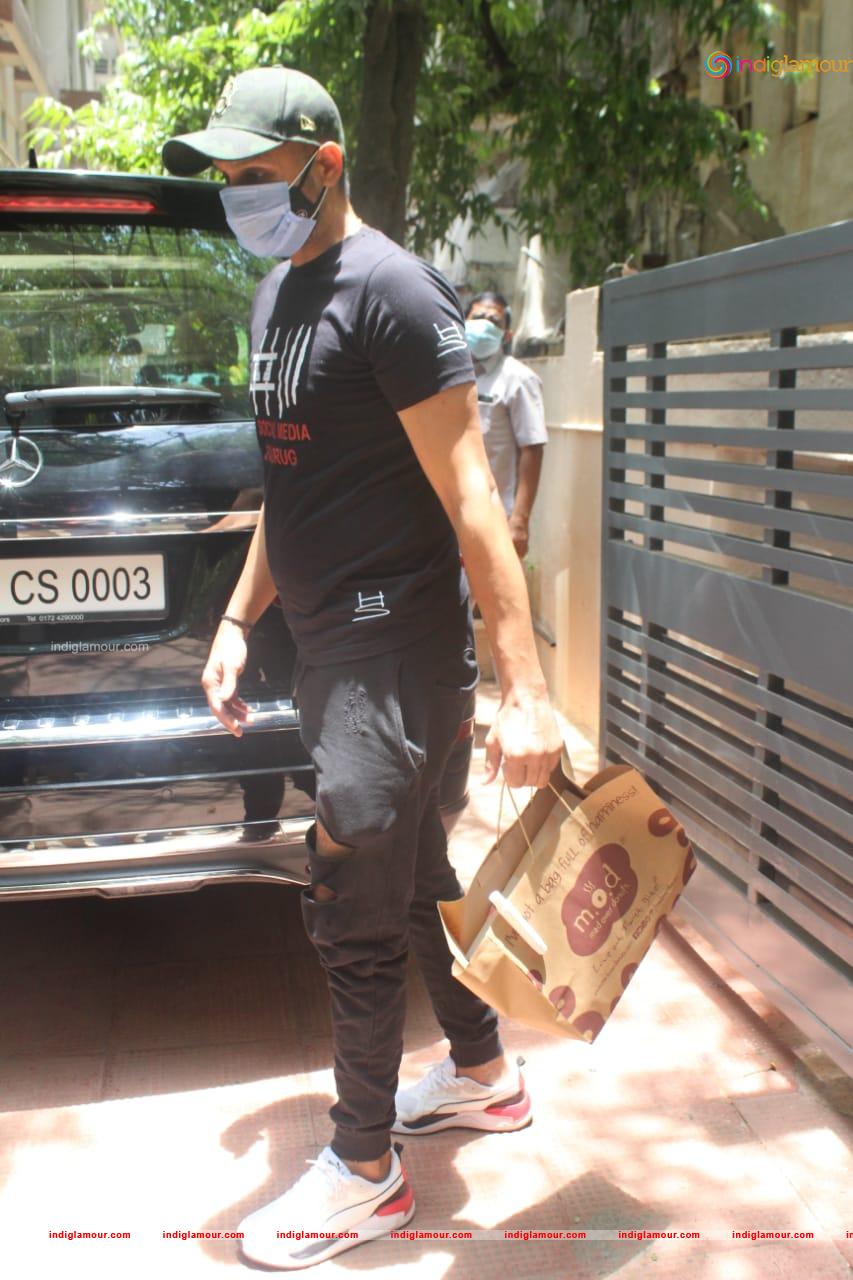 Harbhajan Singh and Geeta Basra Event hd photo