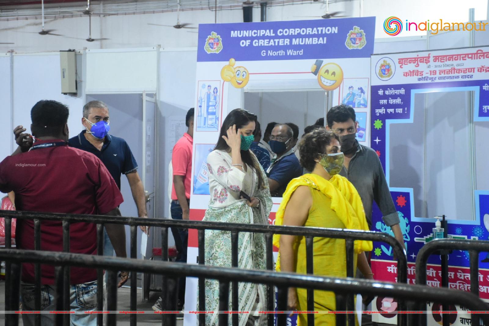Salman Khan and Sohail Khan Took 2nd Dose Of Covid 19 Vaccine In Dadar Event hd photo