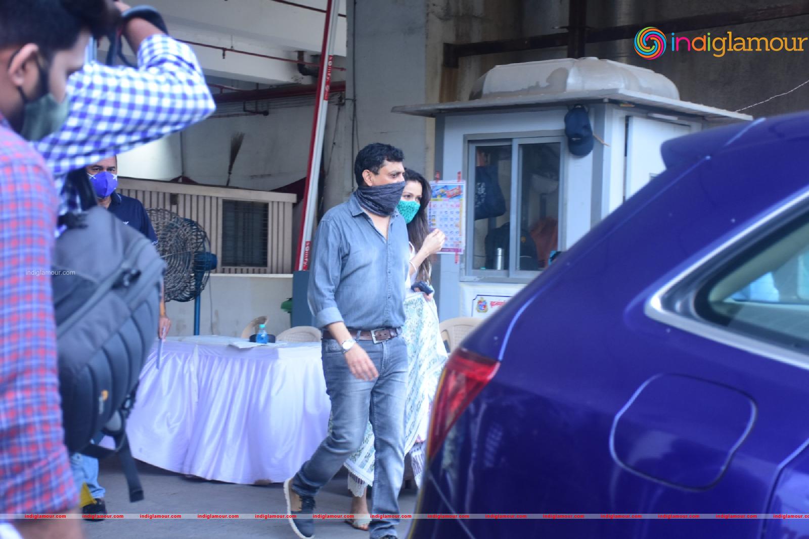 Salman Khan and Sohail Khan Took 2nd Dose Of Covid 19 Vaccine In Dadar Event hd photo