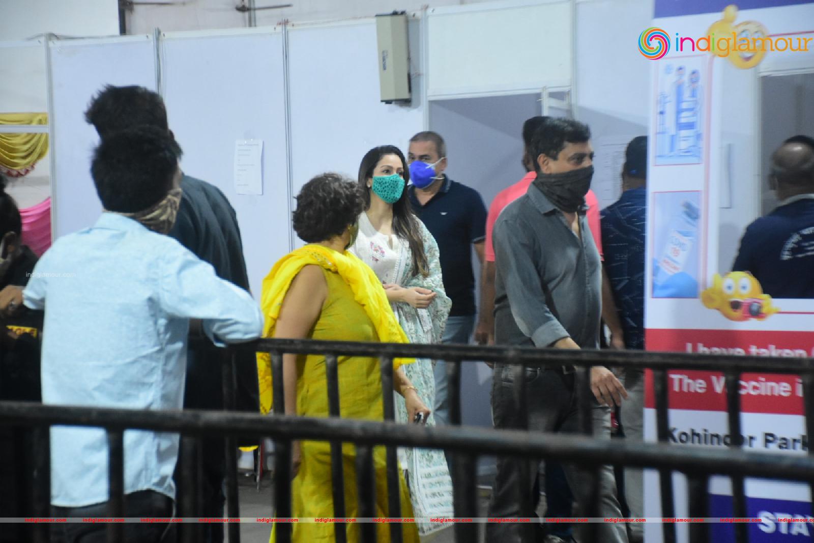 Salman Khan and Sohail Khan Took 2nd Dose Of Covid 19 Vaccine In Dadar Event hd photo