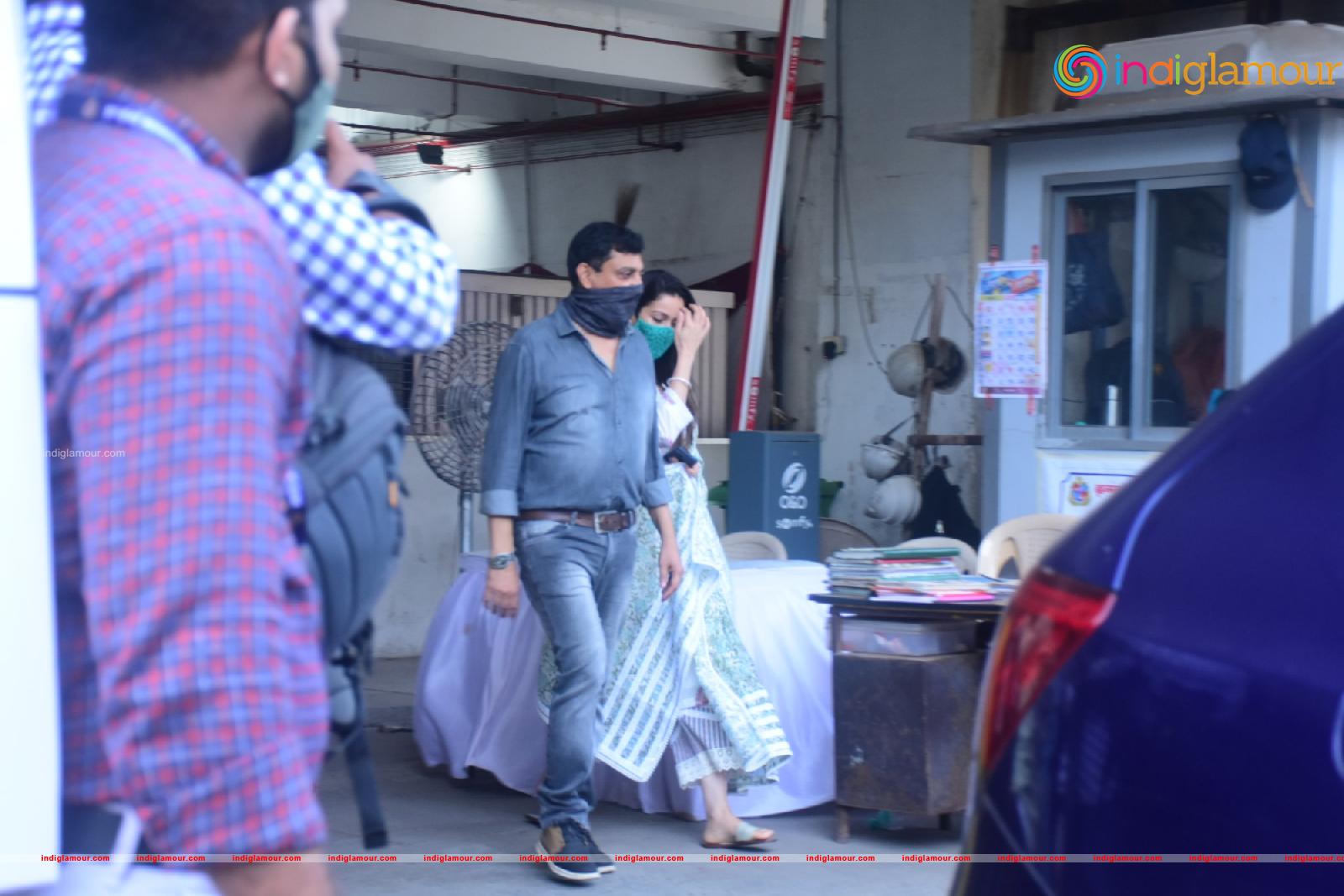 Salman Khan and Sohail Khan Took 2nd Dose Of Covid 19 Vaccine In Dadar Event hd photo