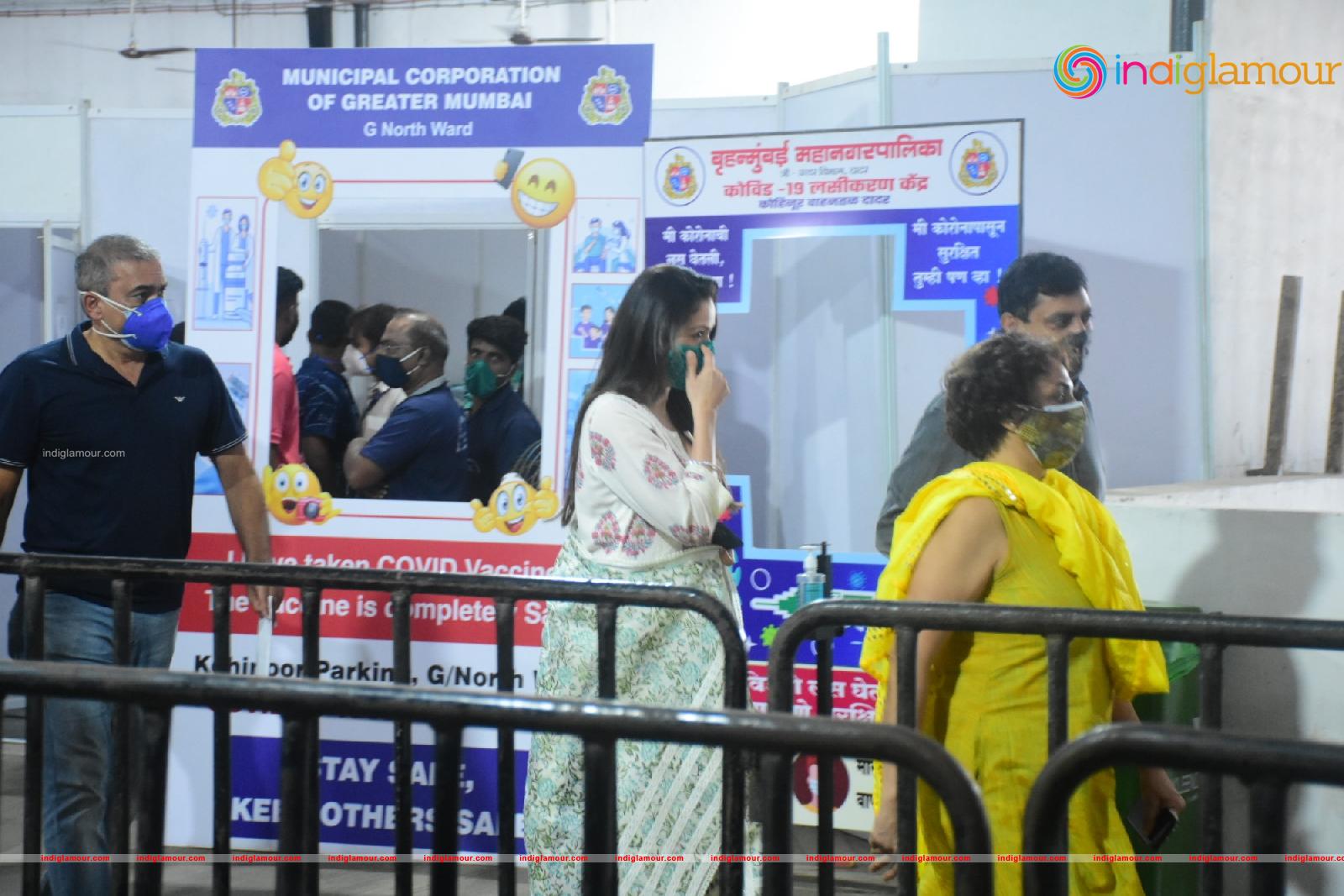Salman Khan and Sohail Khan Took 2nd Dose Of Covid 19 Vaccine In Dadar Event hd photo