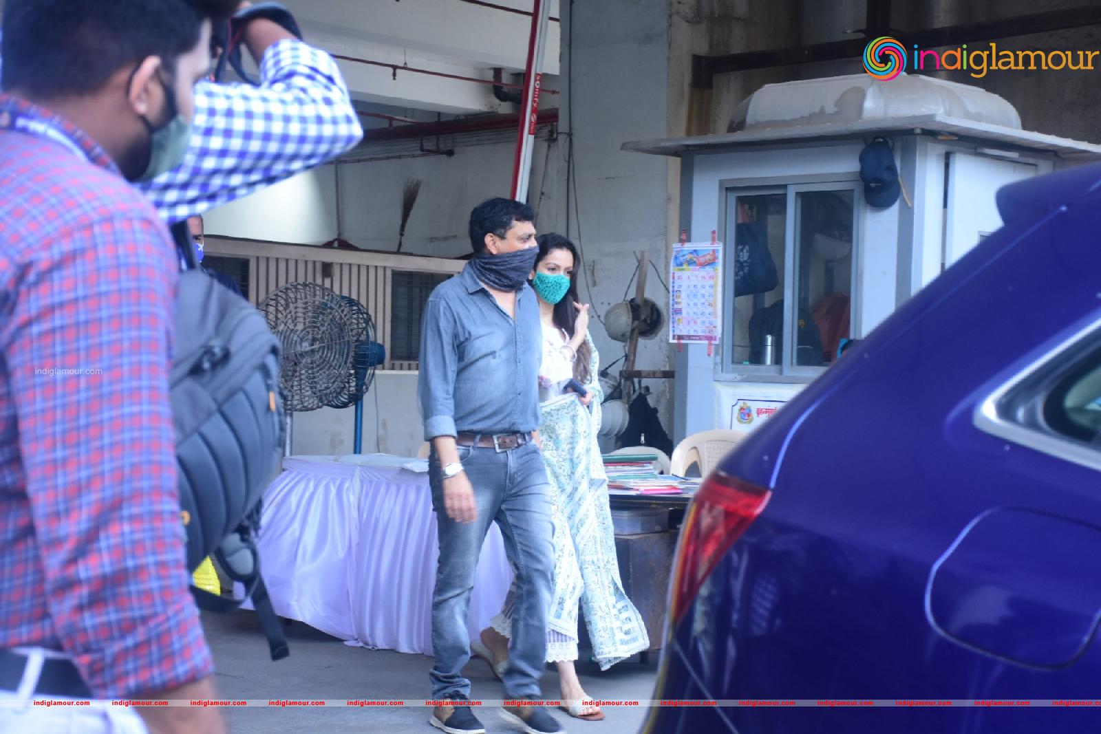 Salman Khan and Sohail Khan Took 2nd Dose Of Covid 19 Vaccine In Dadar Event hd photo