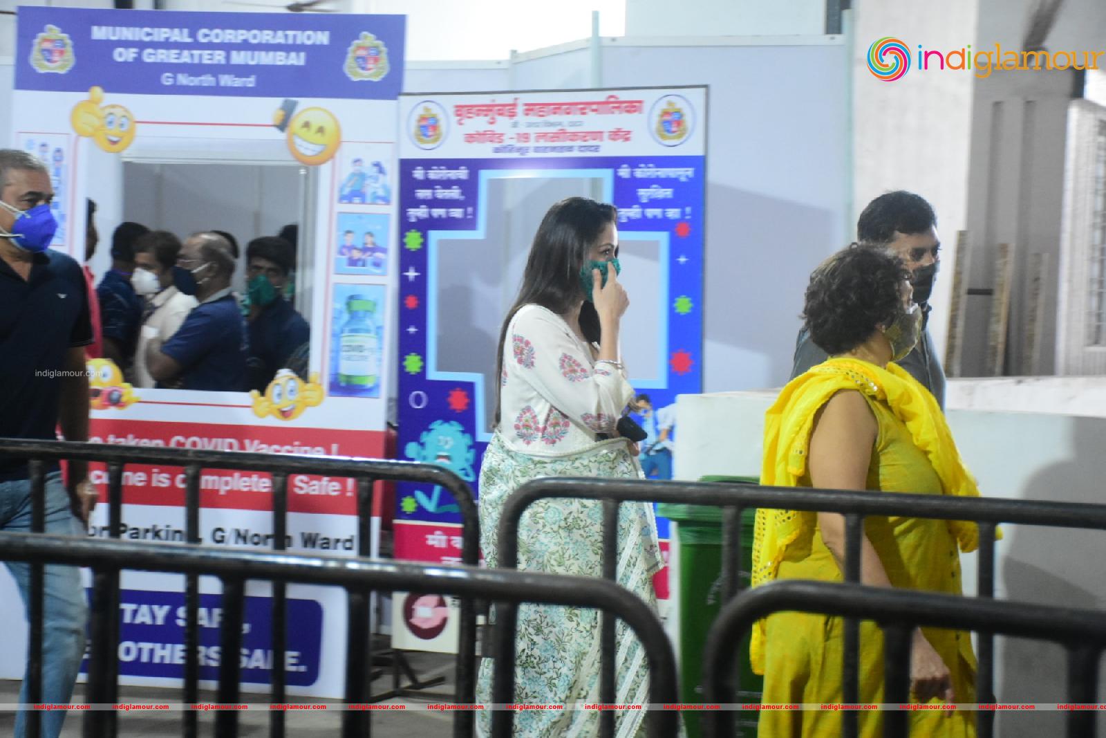 Salman Khan and Sohail Khan Took 2nd Dose Of Covid 19 Vaccine In Dadar Event hd photo