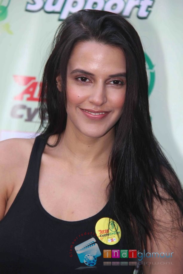 Neha Dhupia Actress hd photo