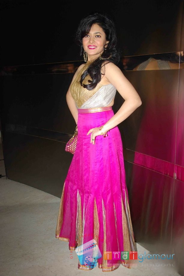Shikha Puri Actress hd photo