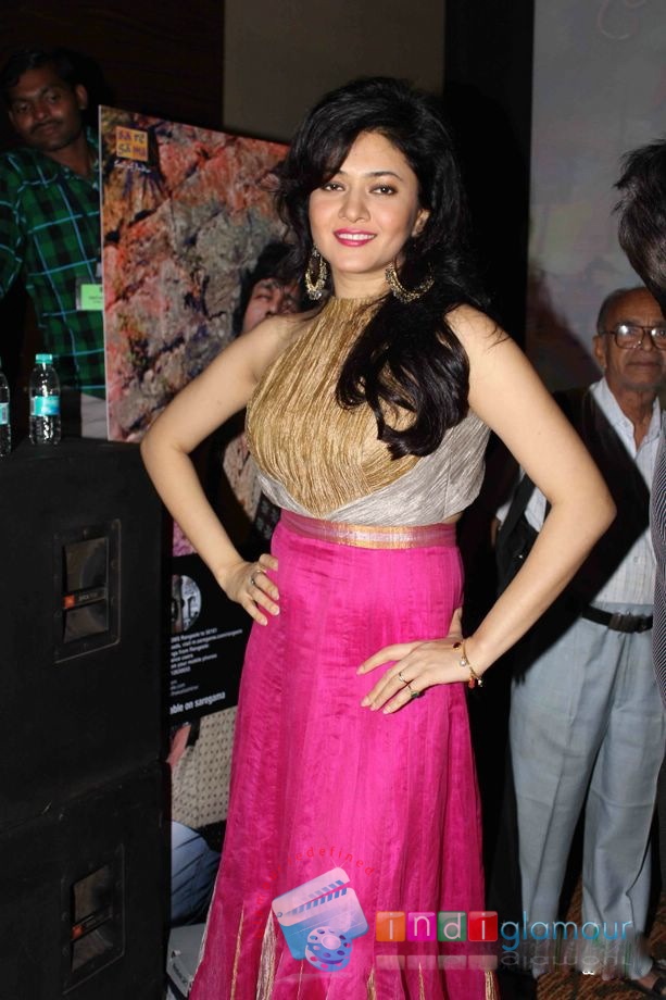 Shikha Puri Actress hd photo