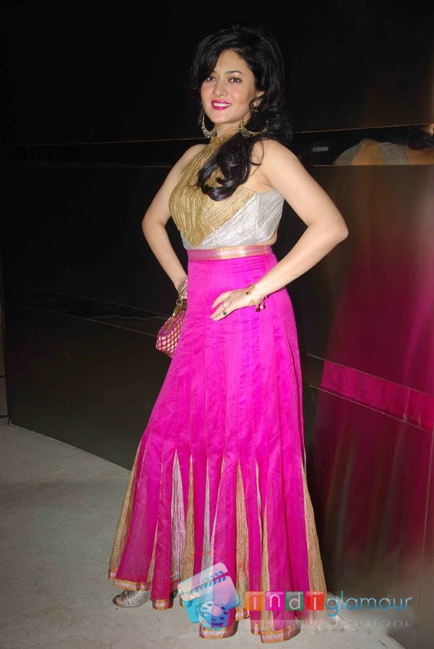 Shikha Puri Actress hd photo