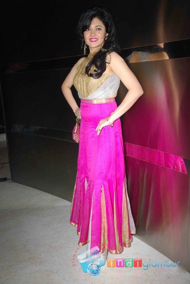Shikha Puri Actress hd photo