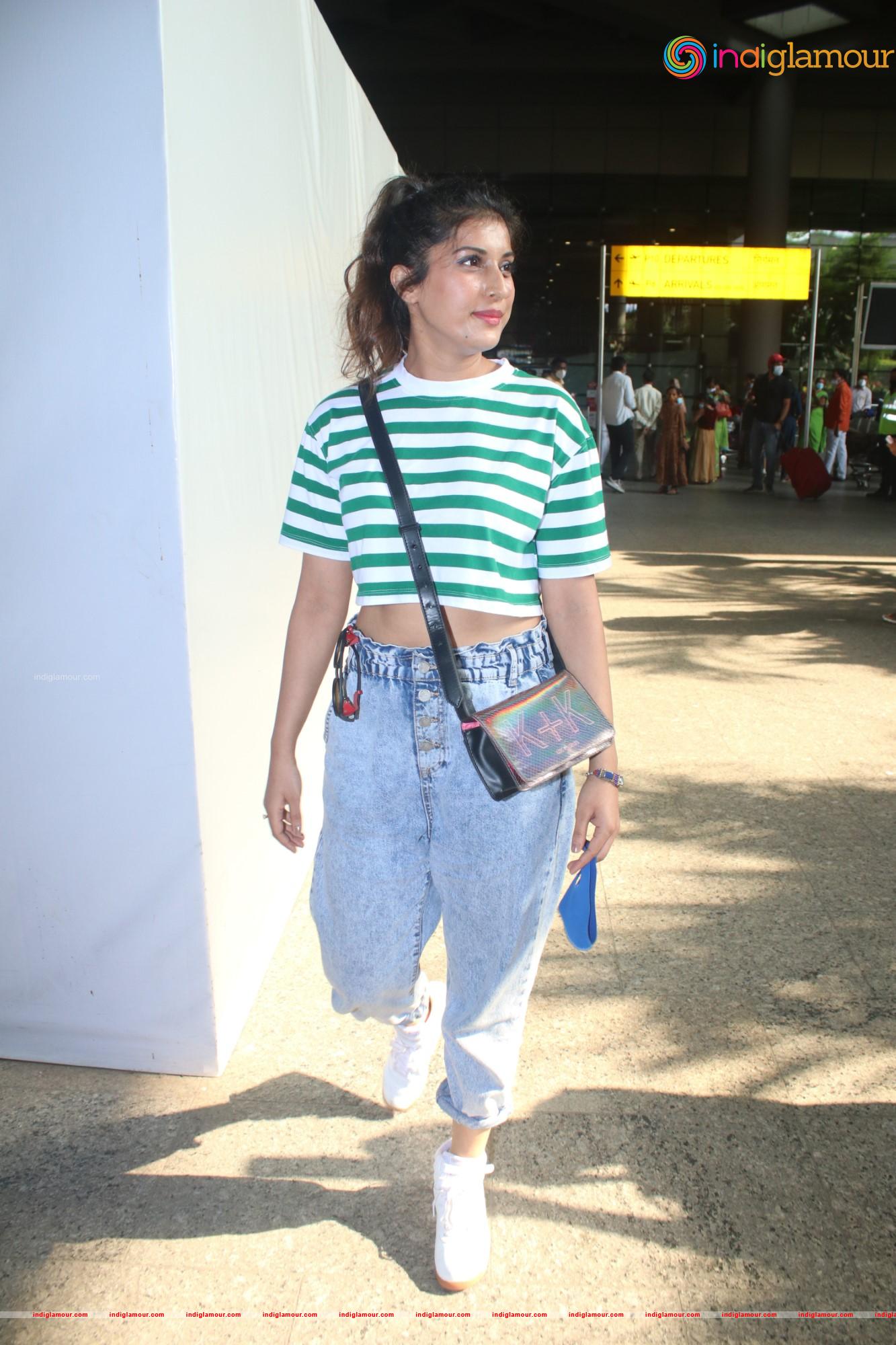 Divinaa Thackur Actress hd photo