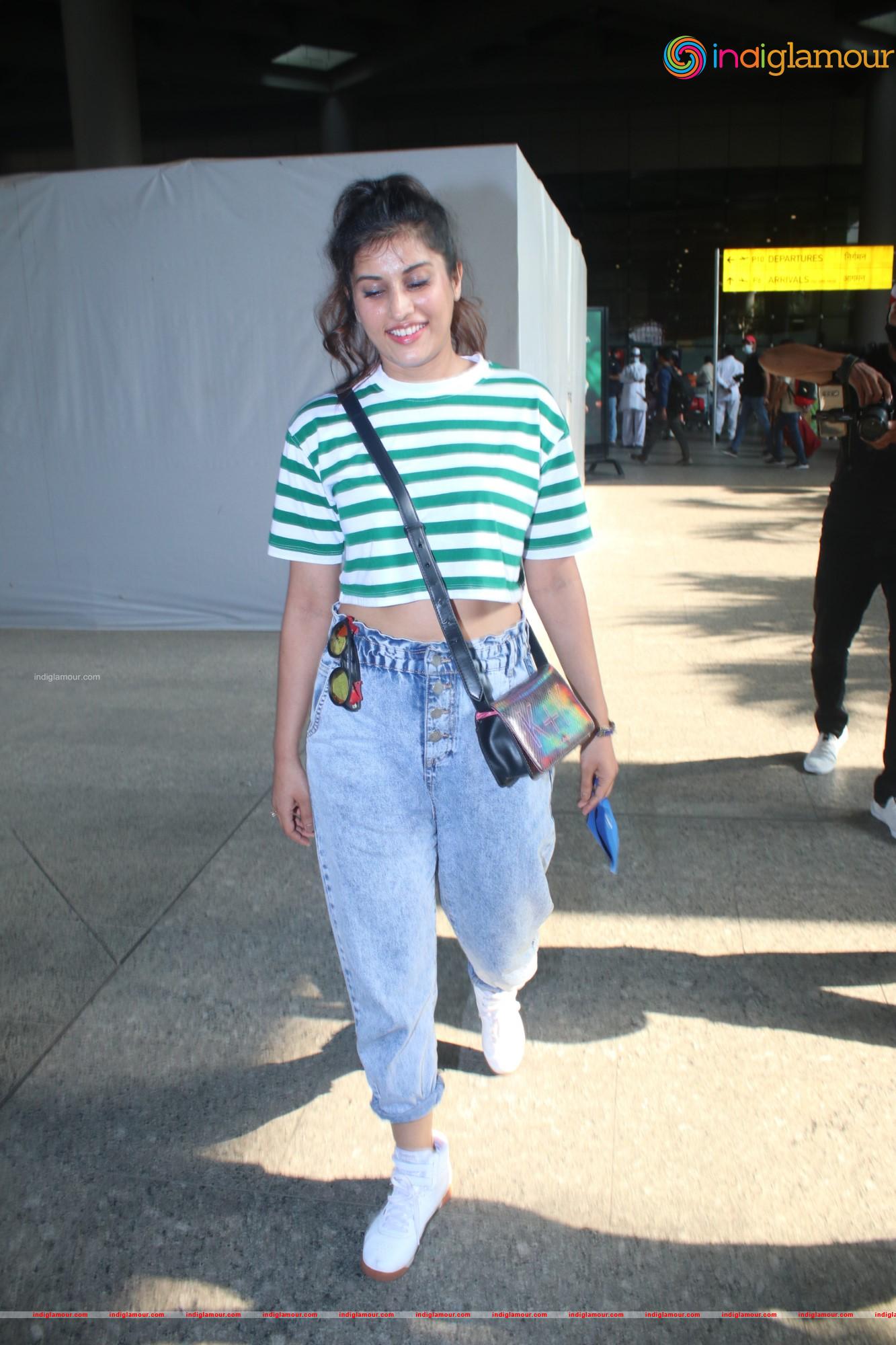 Divinaa Thackur Actress hd photo
