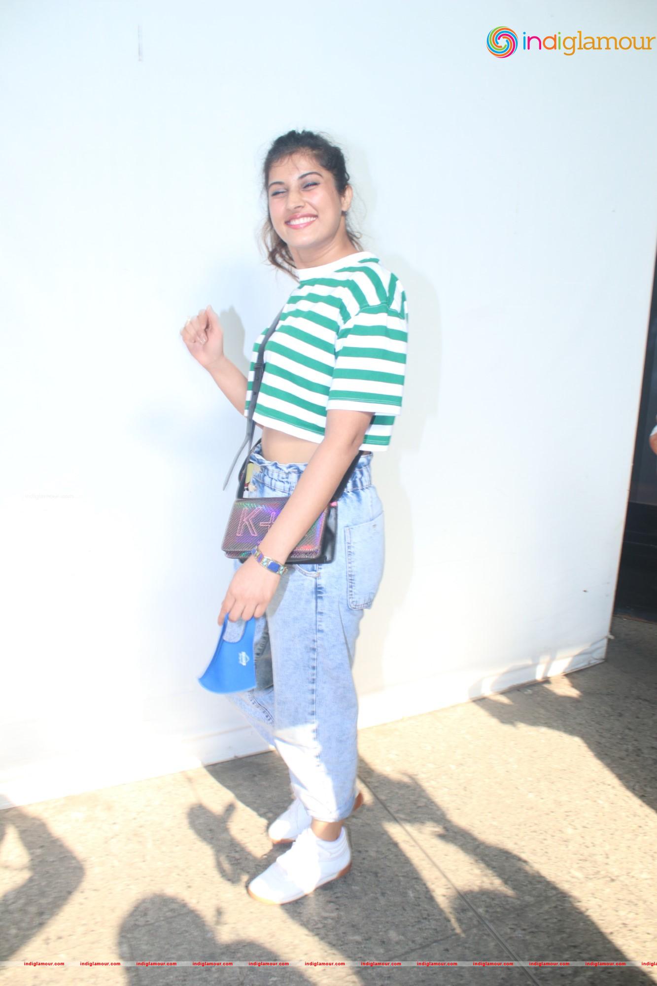 Divinaa Thackur Actress hd photo
