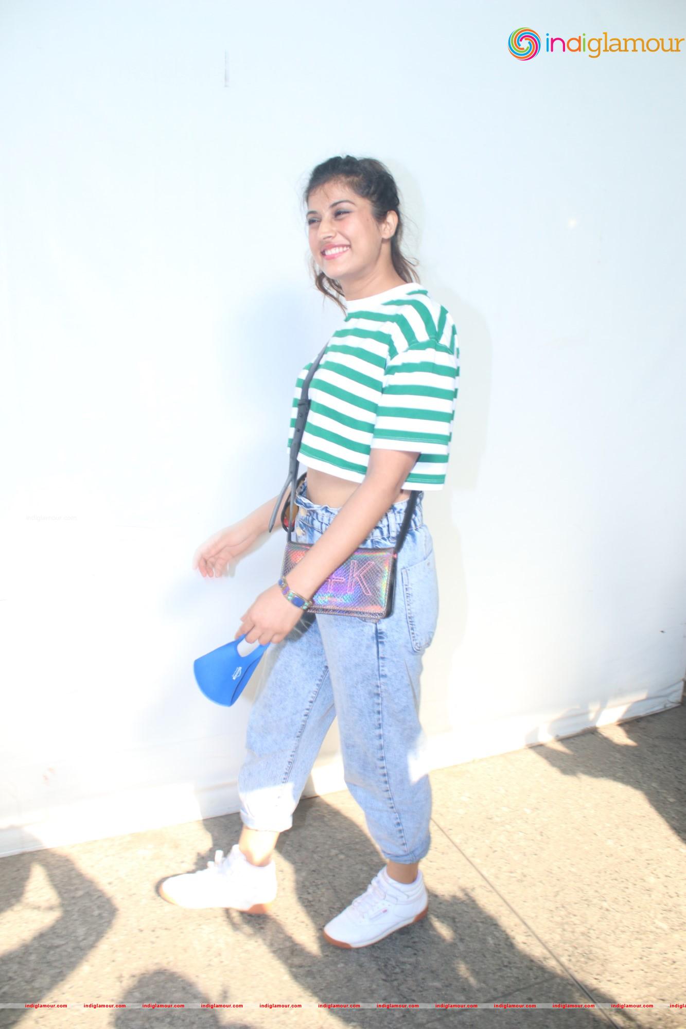 Divinaa Thackur Actress hd photo