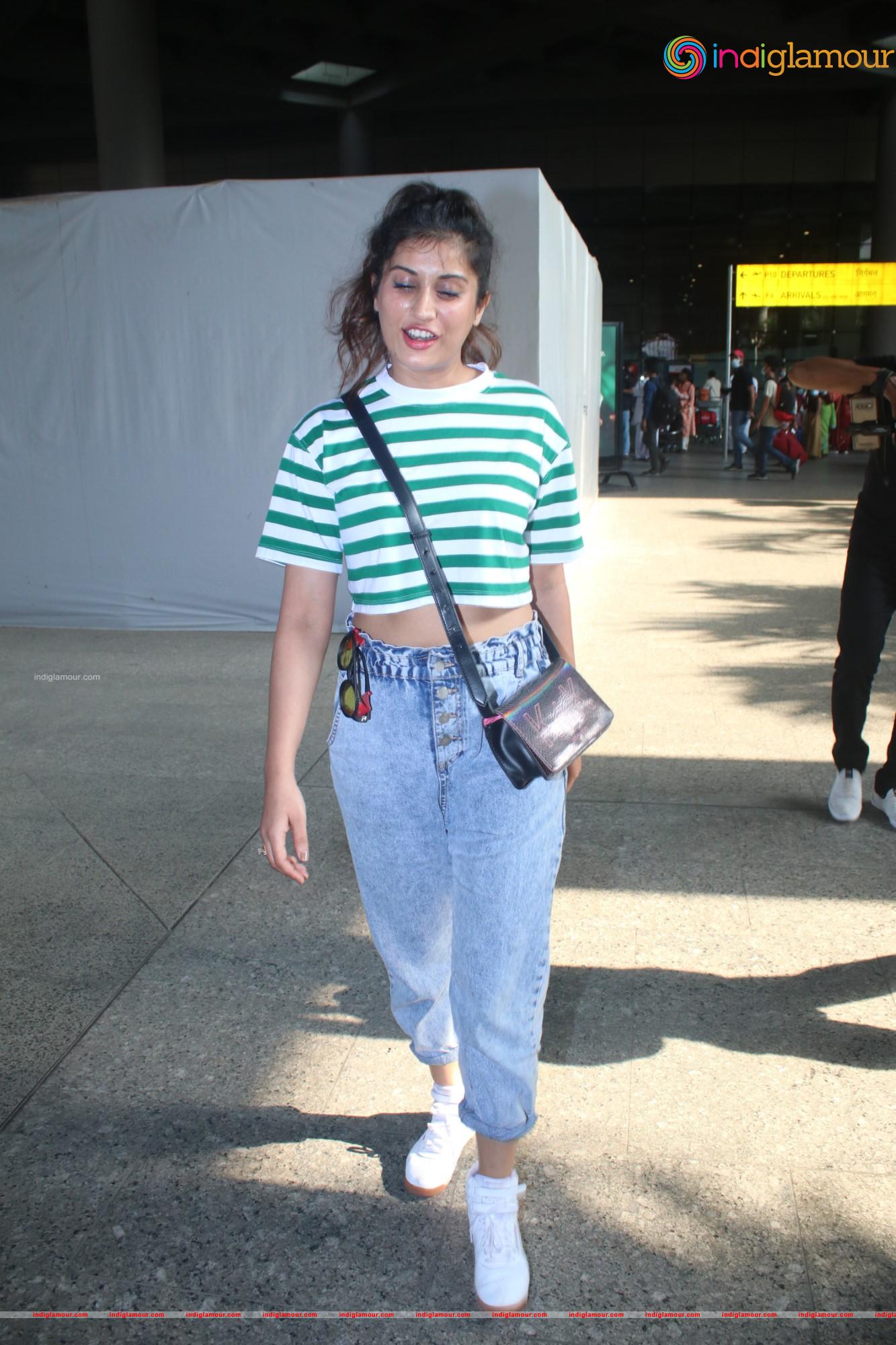 Divinaa Thackur Actress hd photo