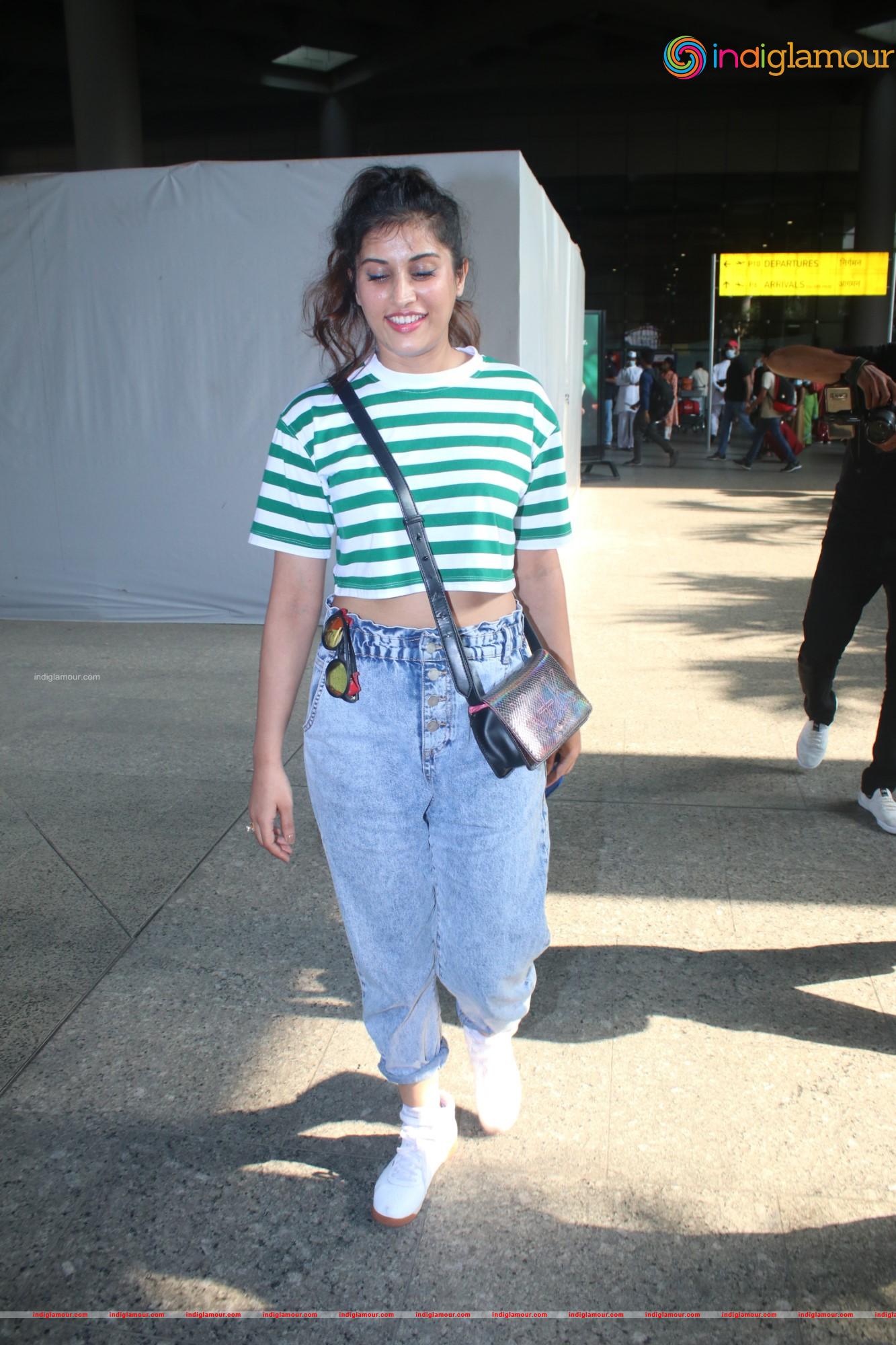 Divinaa Thackur Actress hd photo