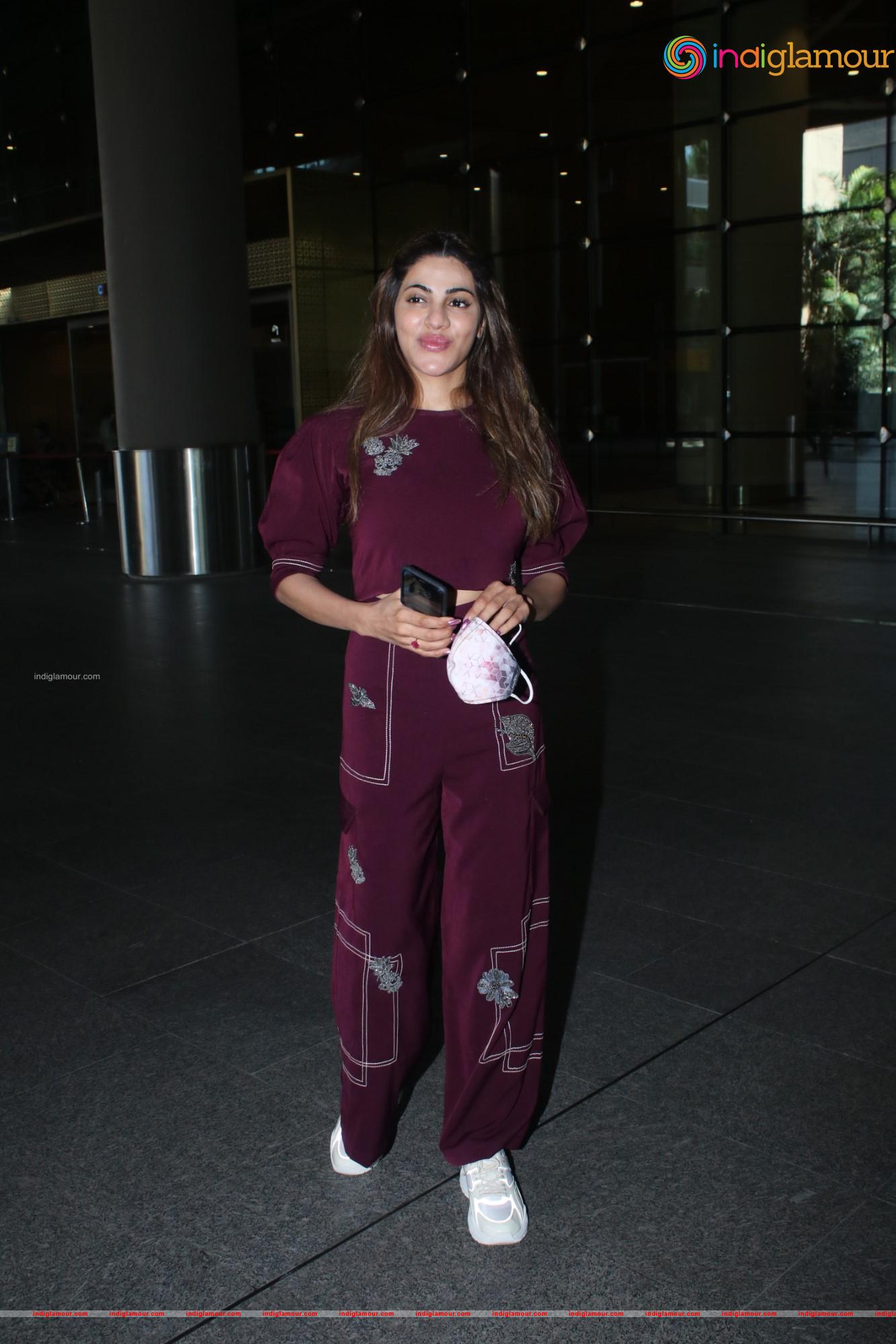Nikki Tamboli Actress hd photo