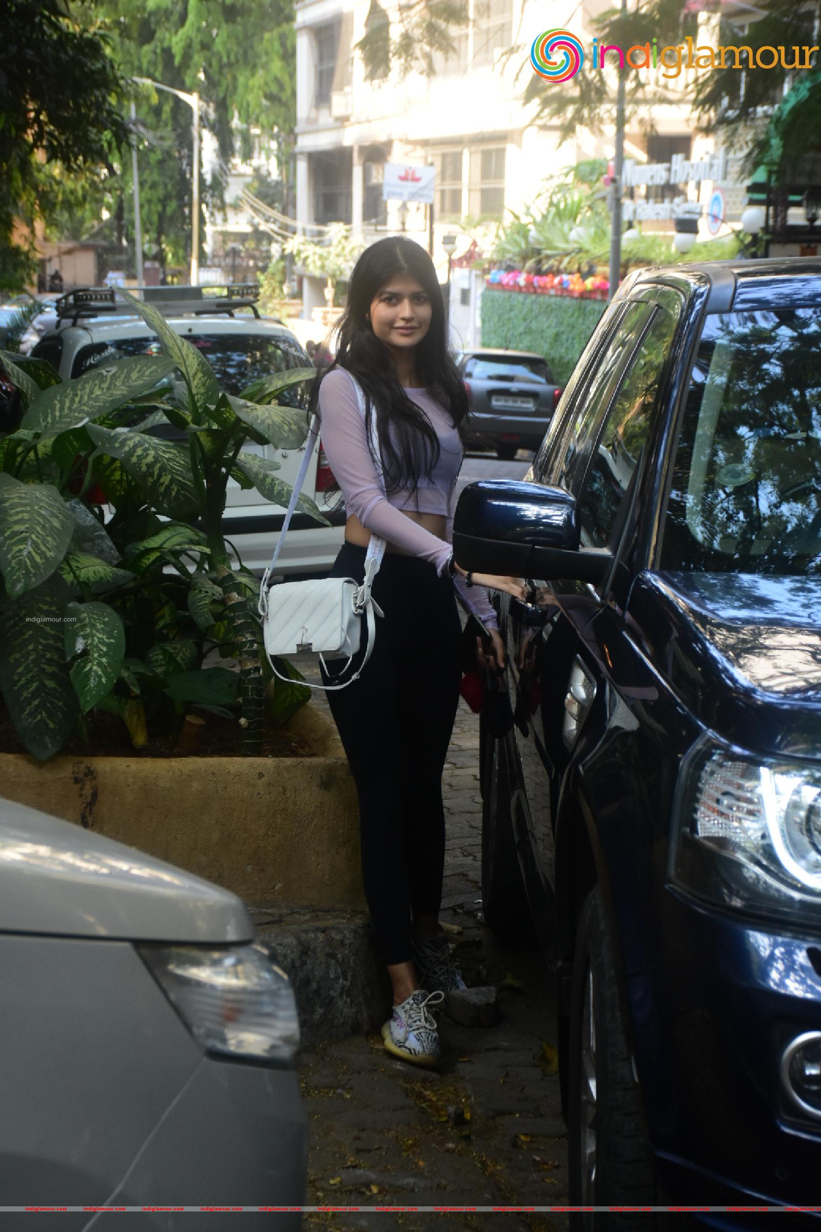 Anjini Dhawan Actress hd photo