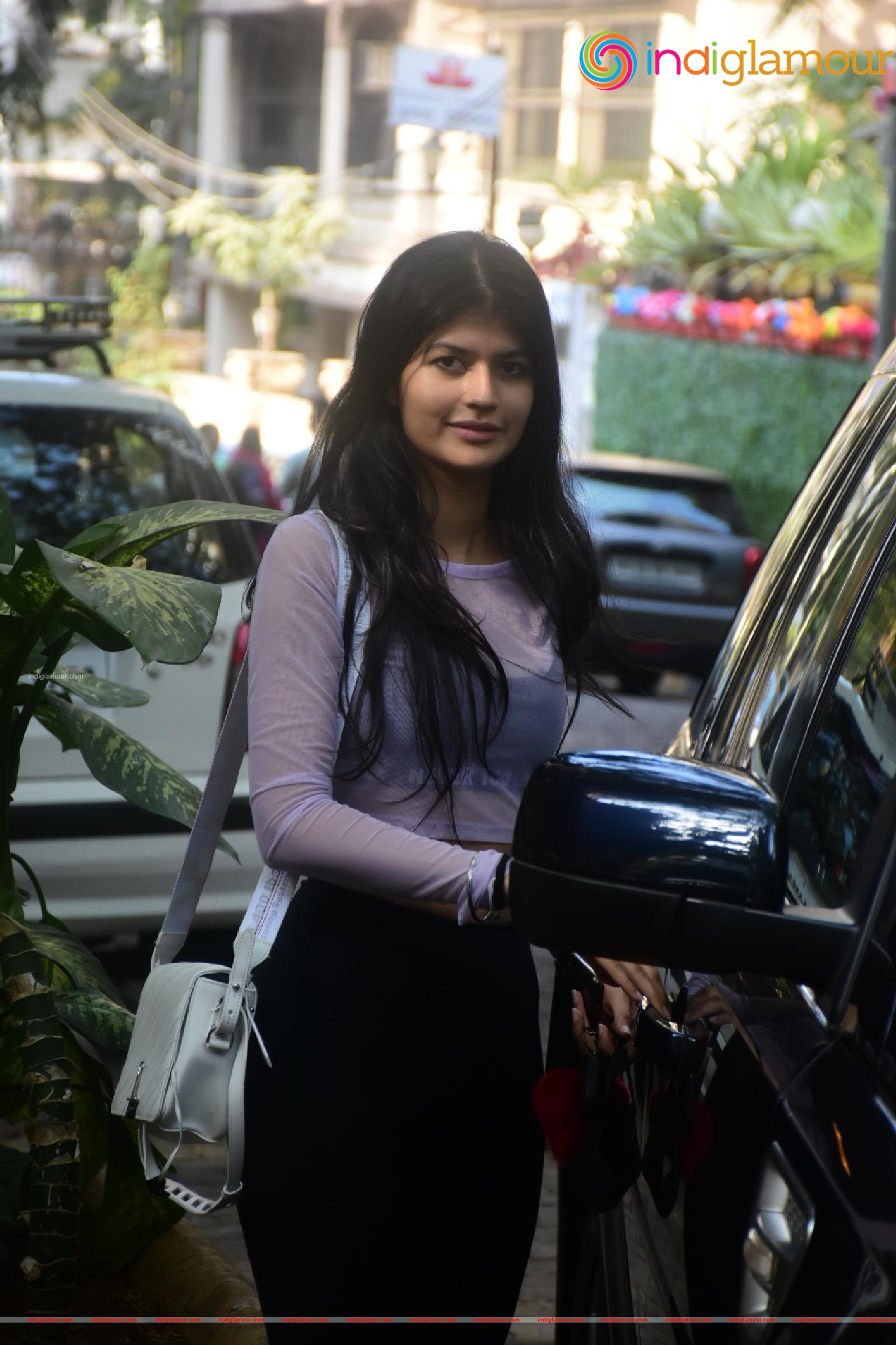 Anjini Dhawan Actress hd photo