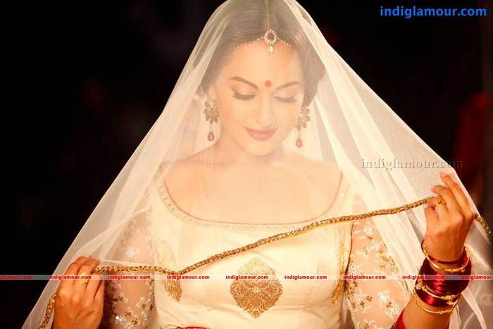 Himmatwala Movie hd photo