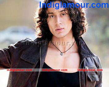 Heropanti Movie hd photo