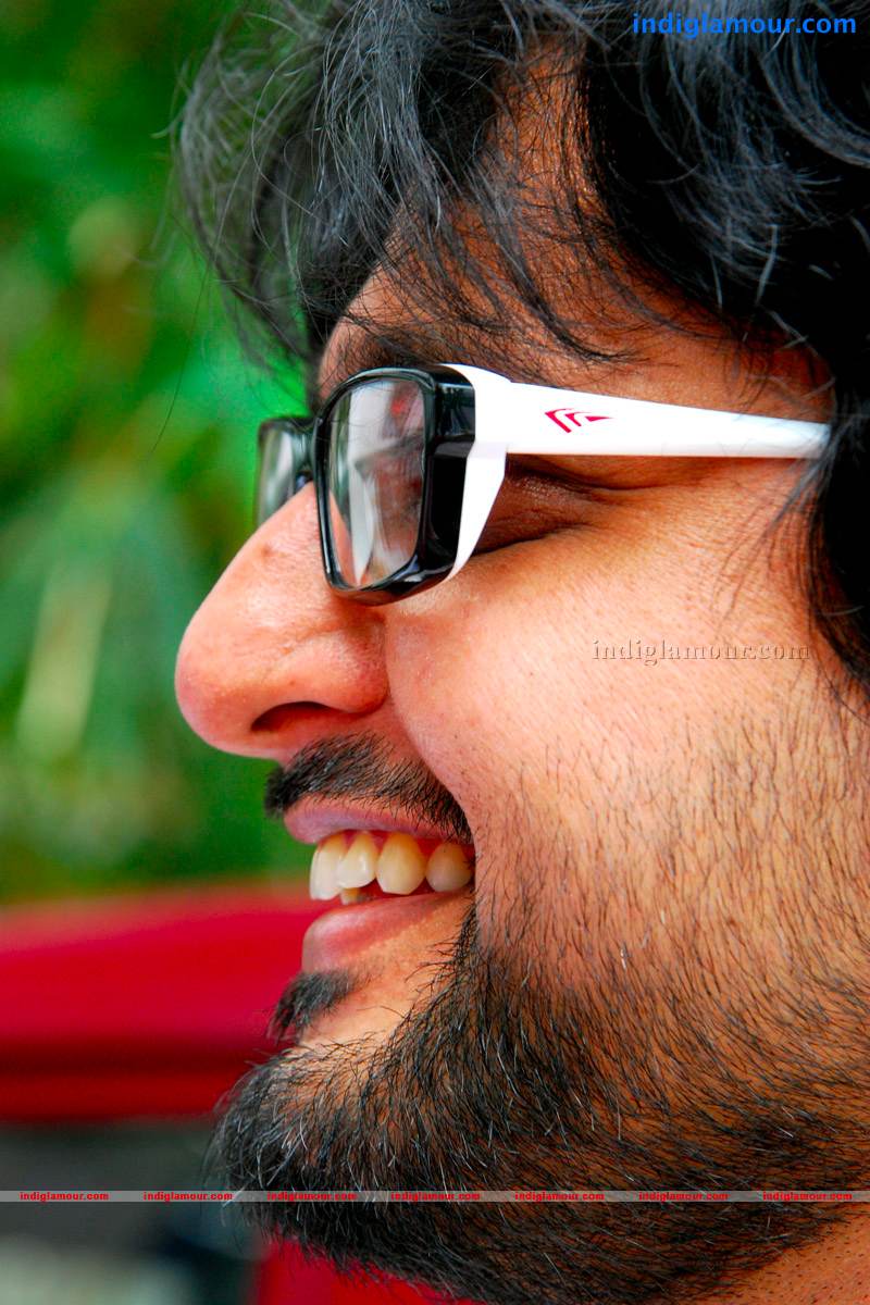 Madhu Warrier Actor hd photo