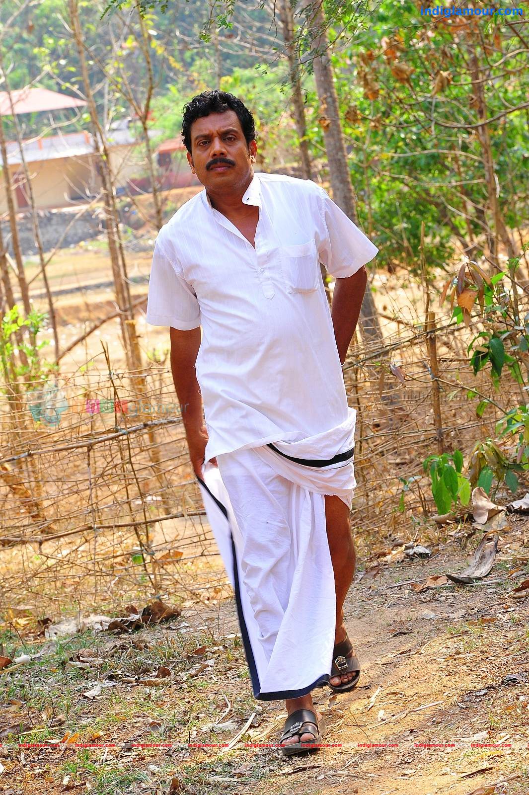 Manikandan Pattambi Actor hd photo