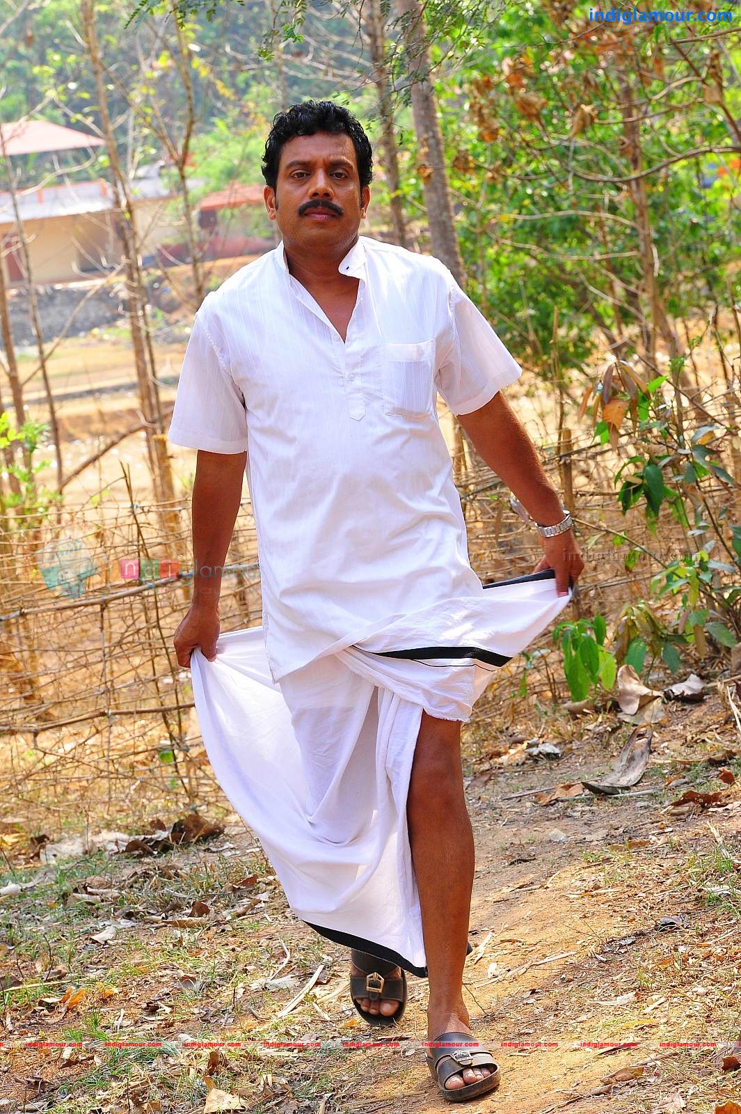 Manikandan Pattambi Actor hd photo