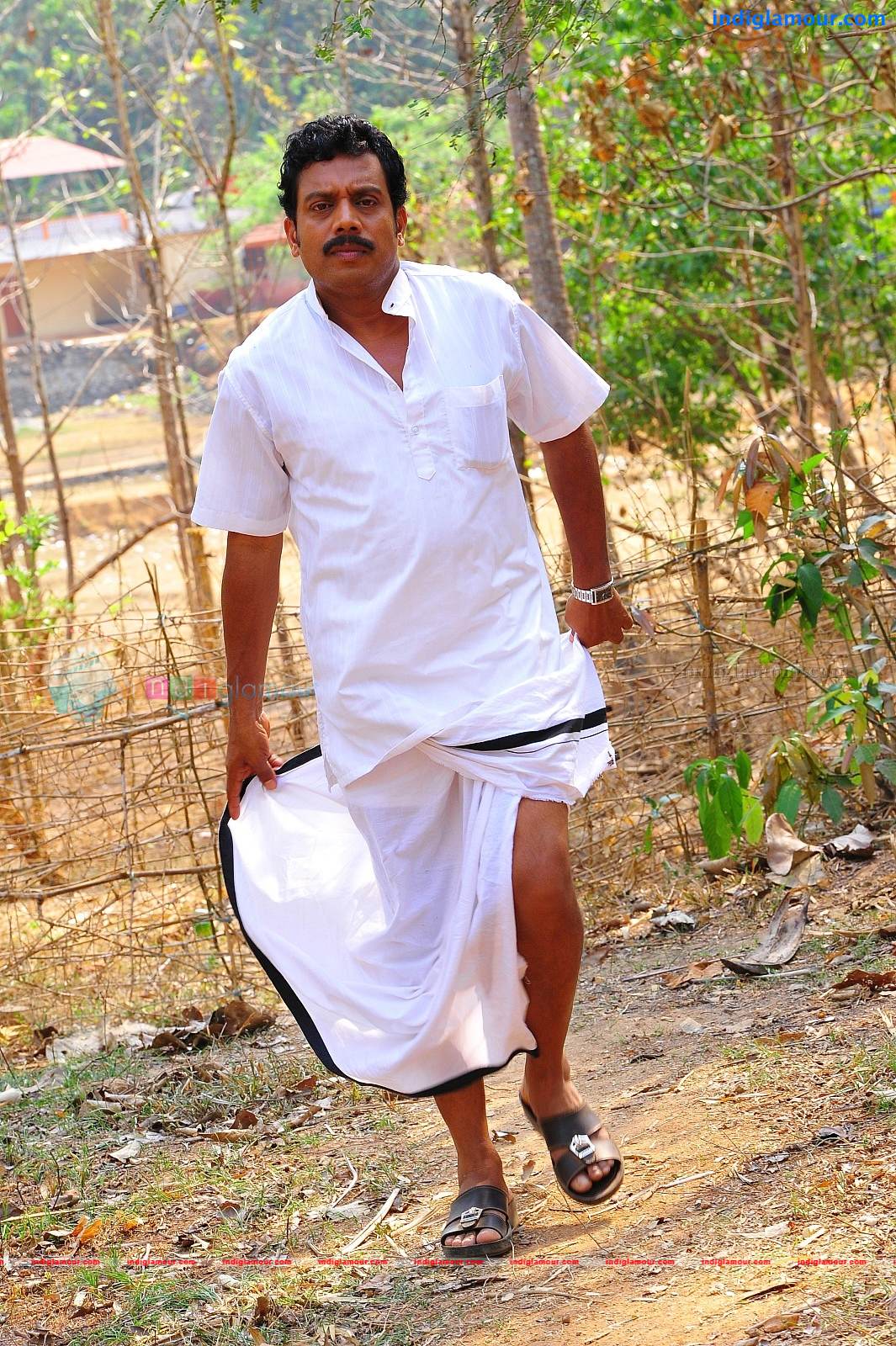 Manikandan Pattambi Actor hd photo