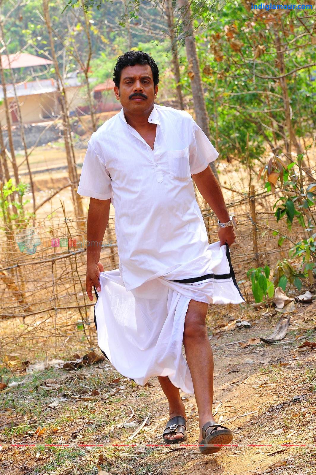 Manikandan Pattambi Actor hd photo