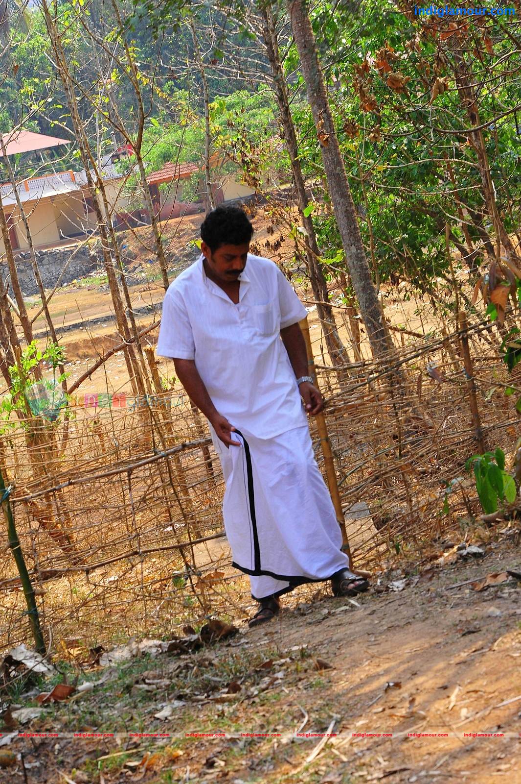 Manikandan Pattambi Actor hd photo