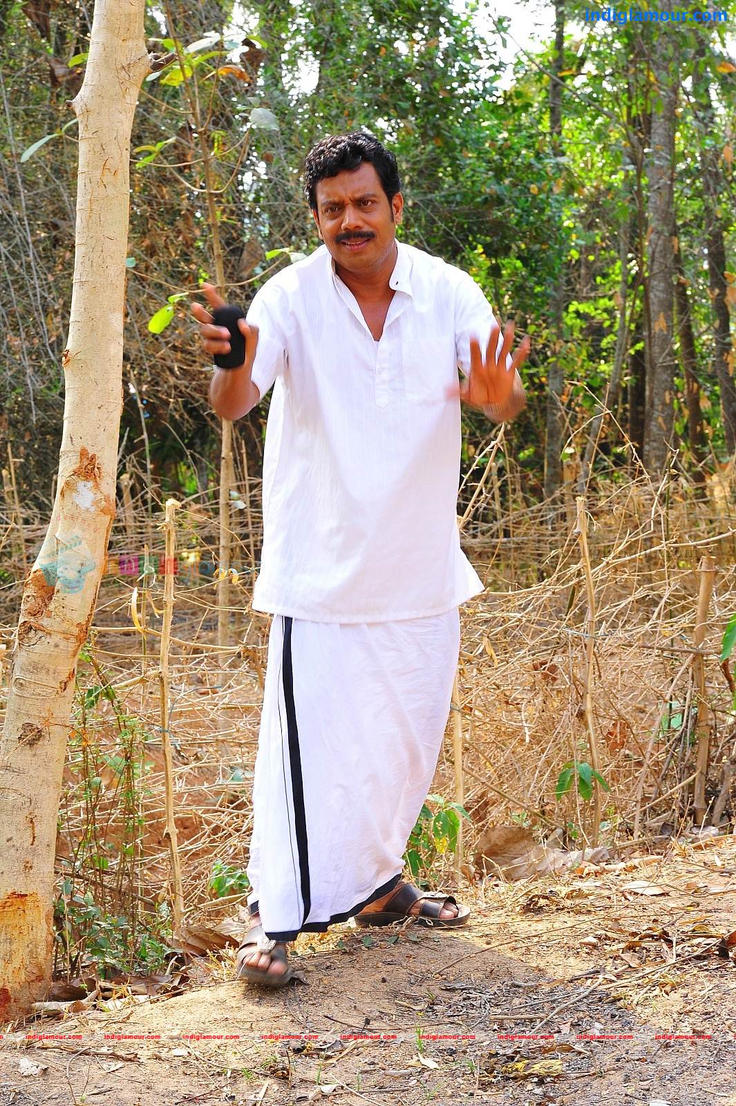 Manikandan Pattambi Actor hd photo
