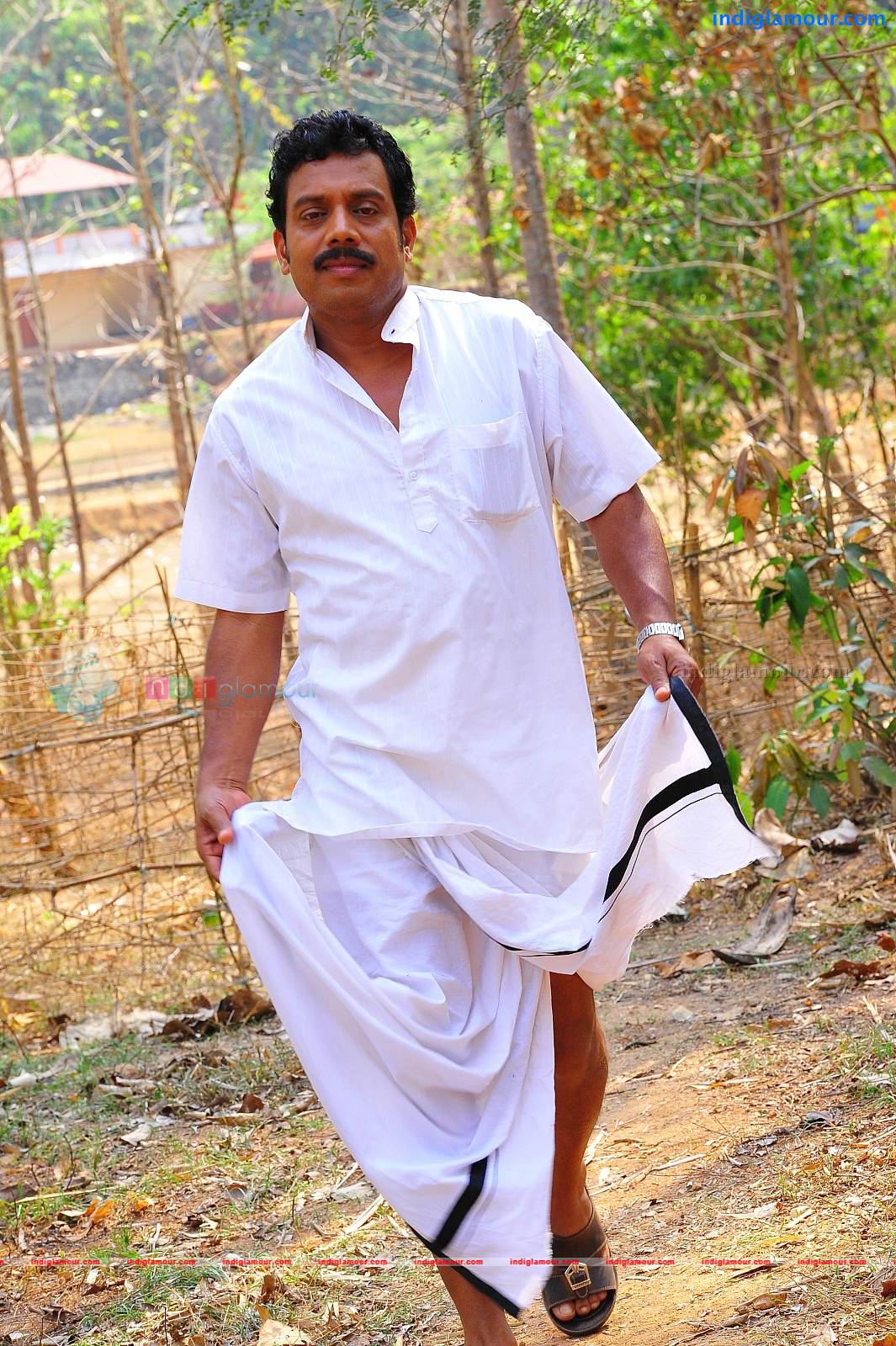 Manikandan Pattambi Actor hd photo