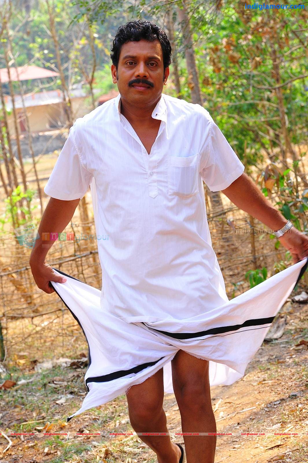 Manikandan Pattambi Actor hd photo